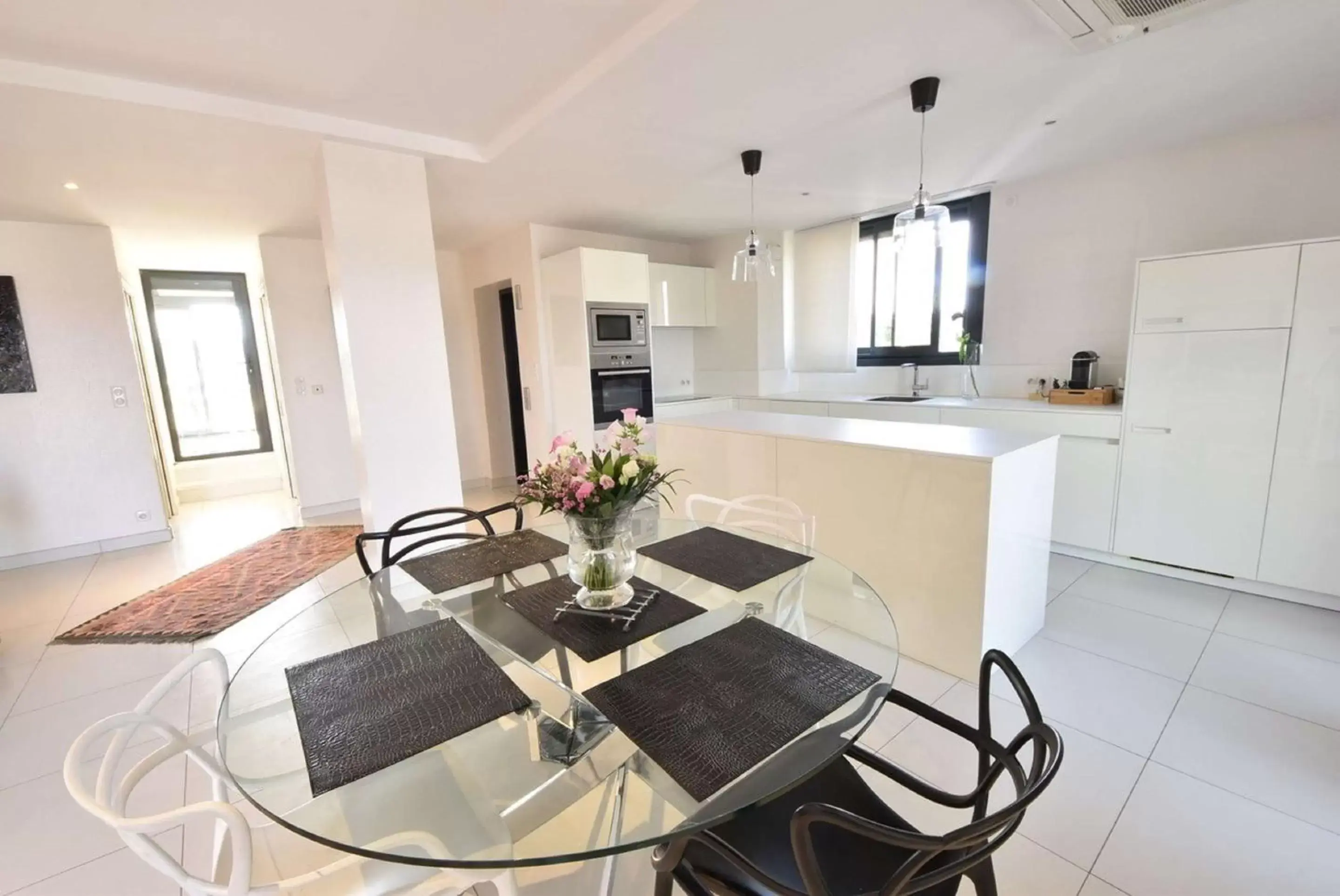 Kitchen or kitchenette, Dining Area in Hotel Le Quercy - Sure Hotel Collection by Best Western