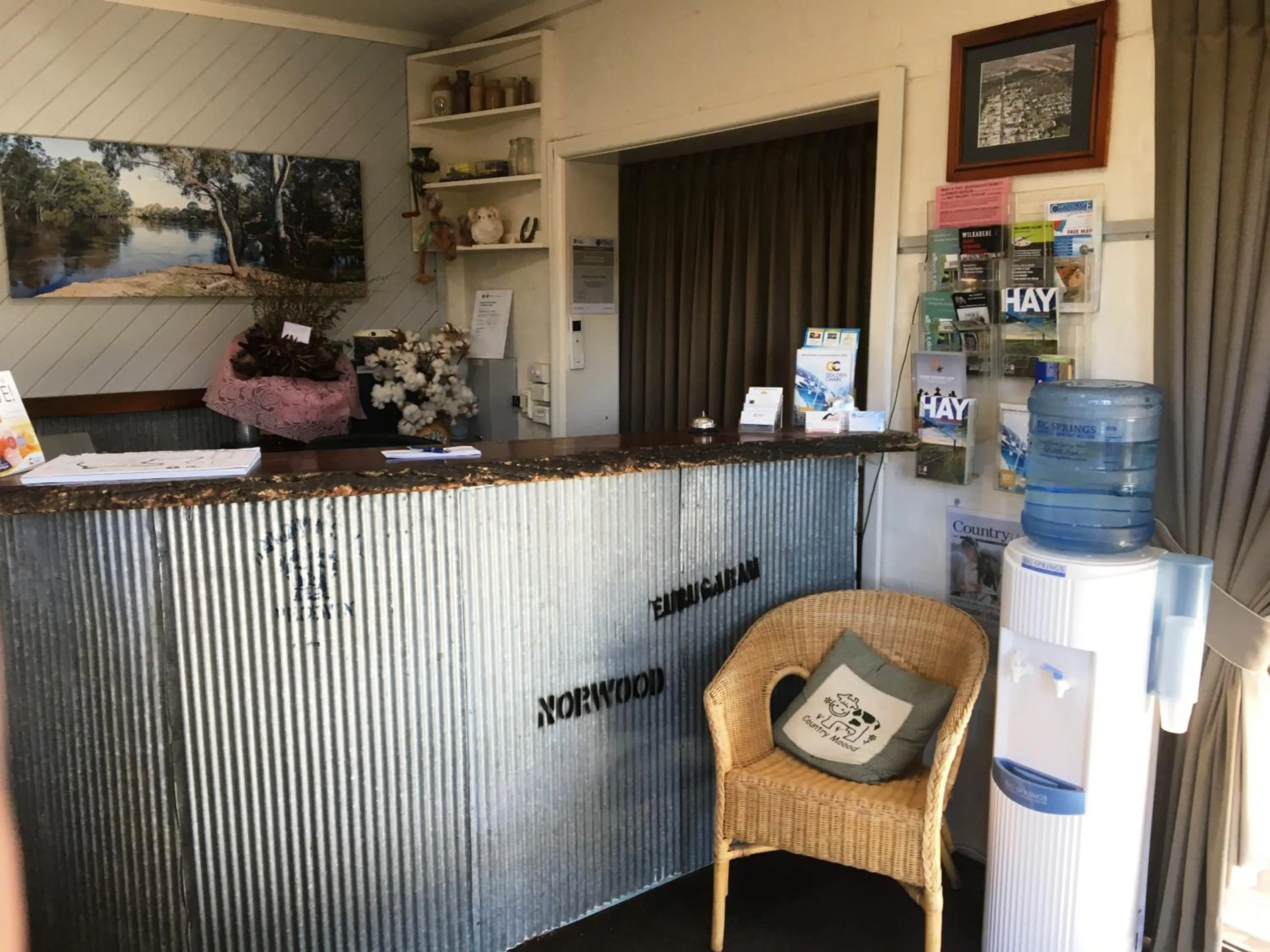 Lobby or reception in Nicholas Royal Motel - No Pets Allowed