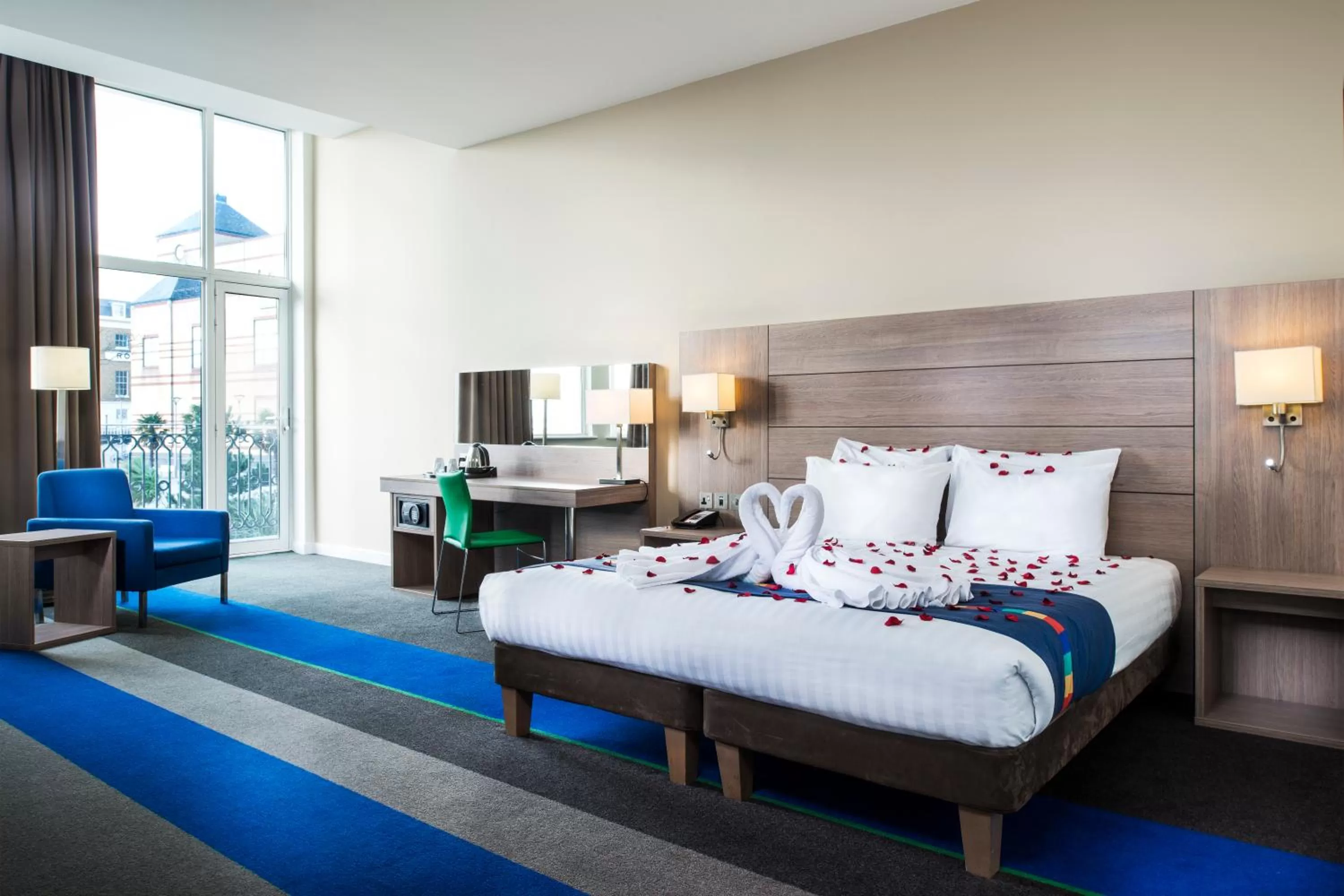 Bedroom, Bed in Park Inn by Radisson Palace