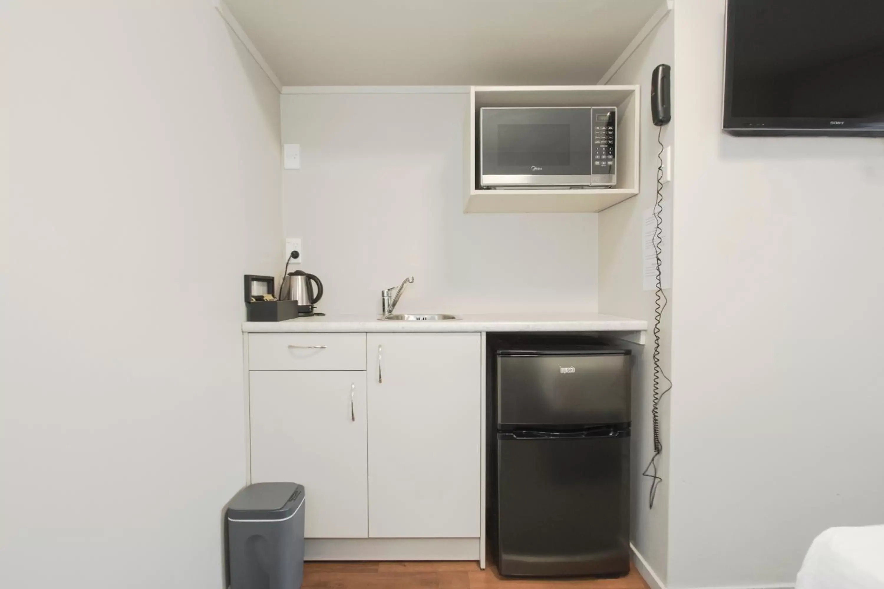 Kitchen/Kitchenette in Middlemore Motel