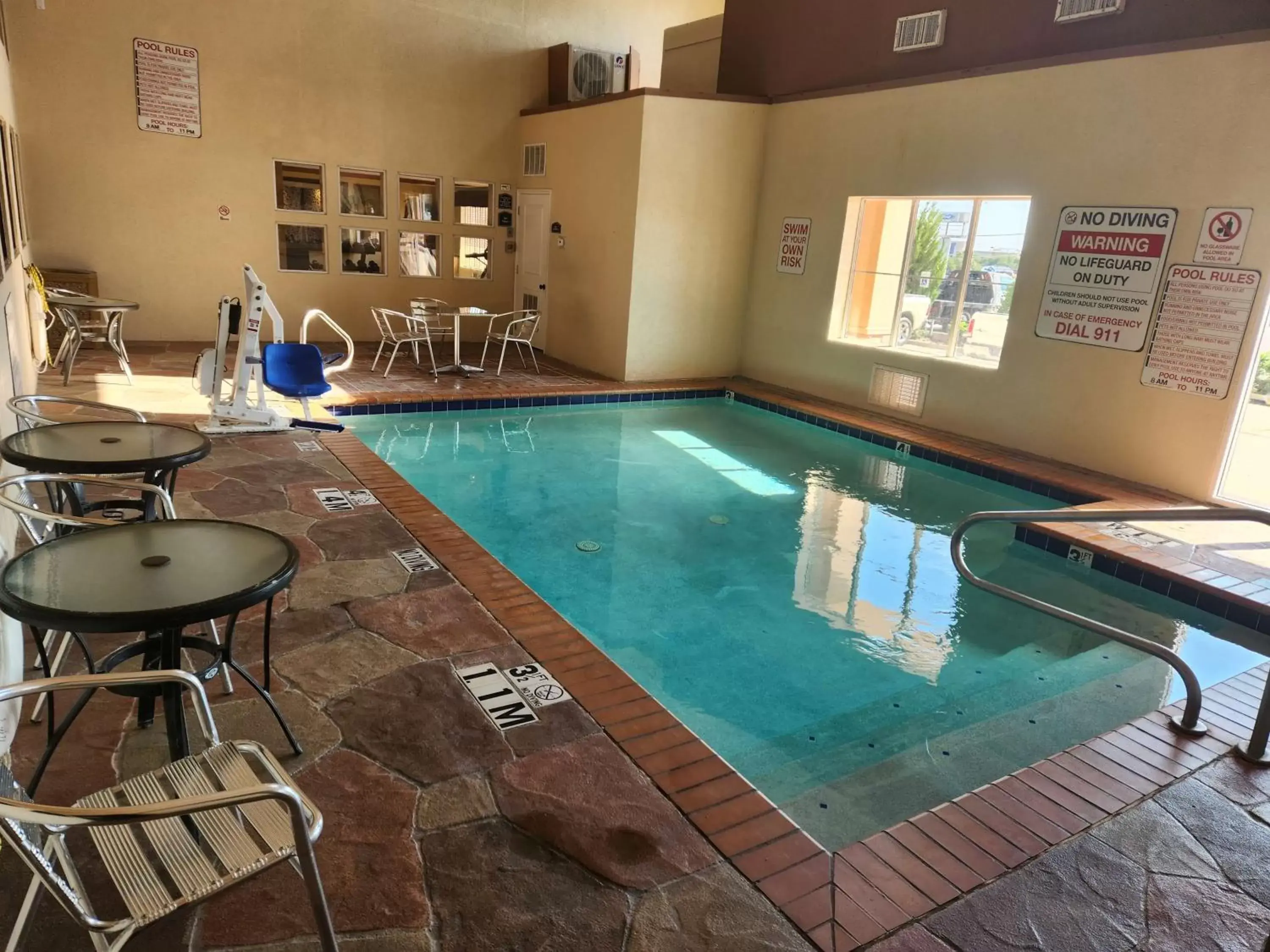 Pool view, Swimming Pool in Best Western PLUS Rockwall Inn & Suites