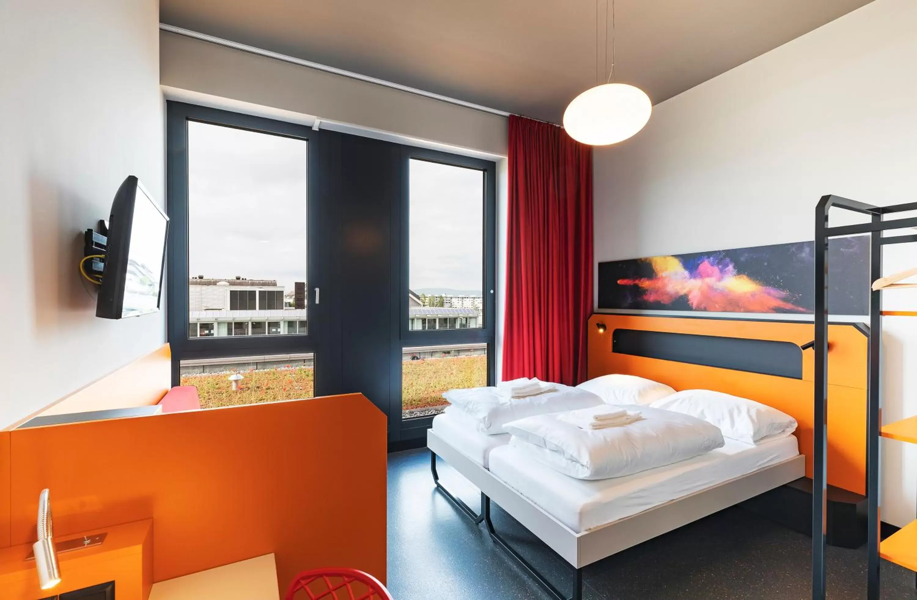 Bedroom in MEININGER Hotel Genève Centre Charmilles