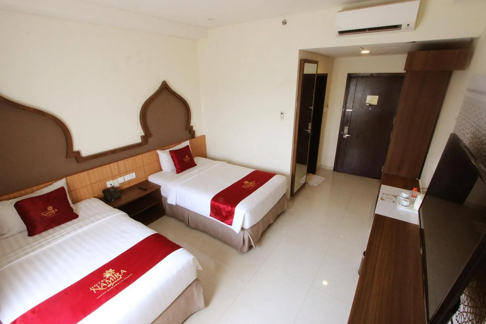 Bed in Namira Syariah Hotel Surabaya