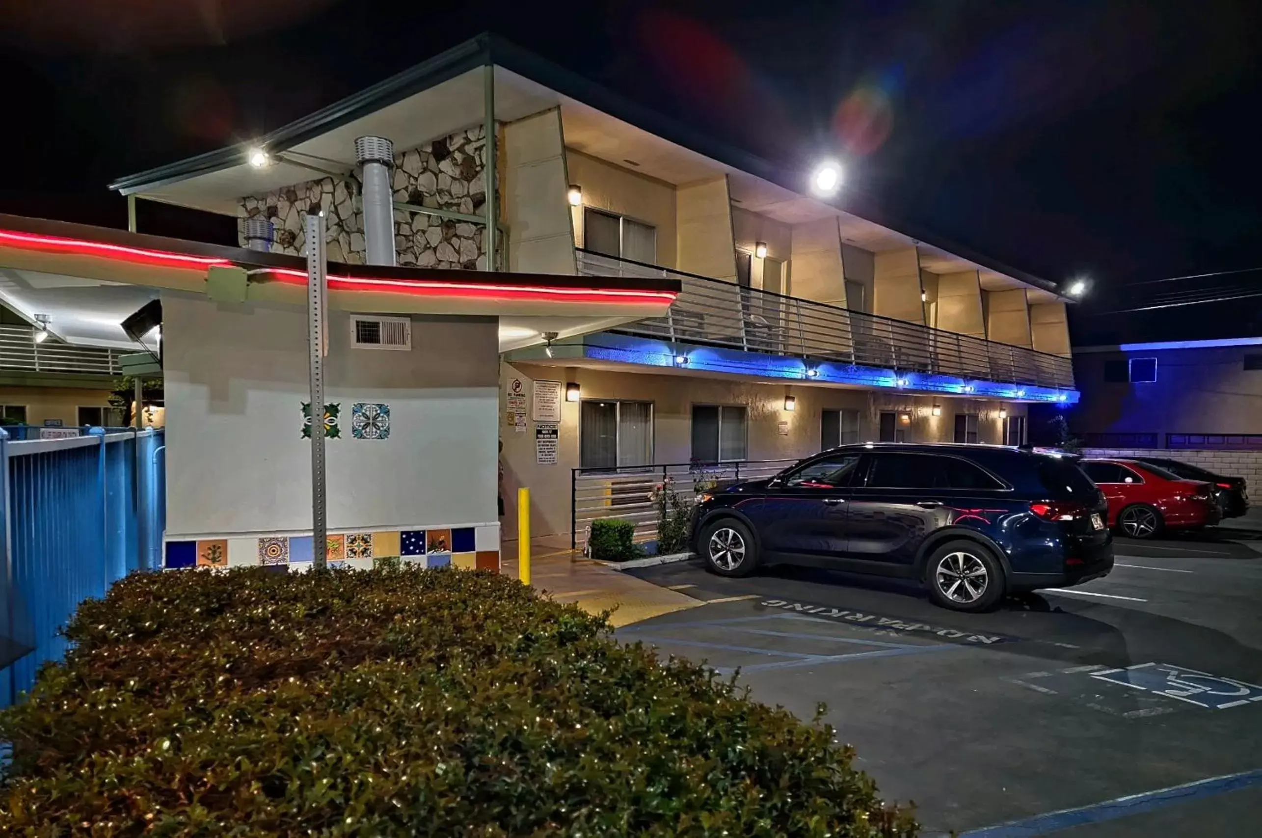 Property Building in Quality Inn & Suites Anaheim at the Park