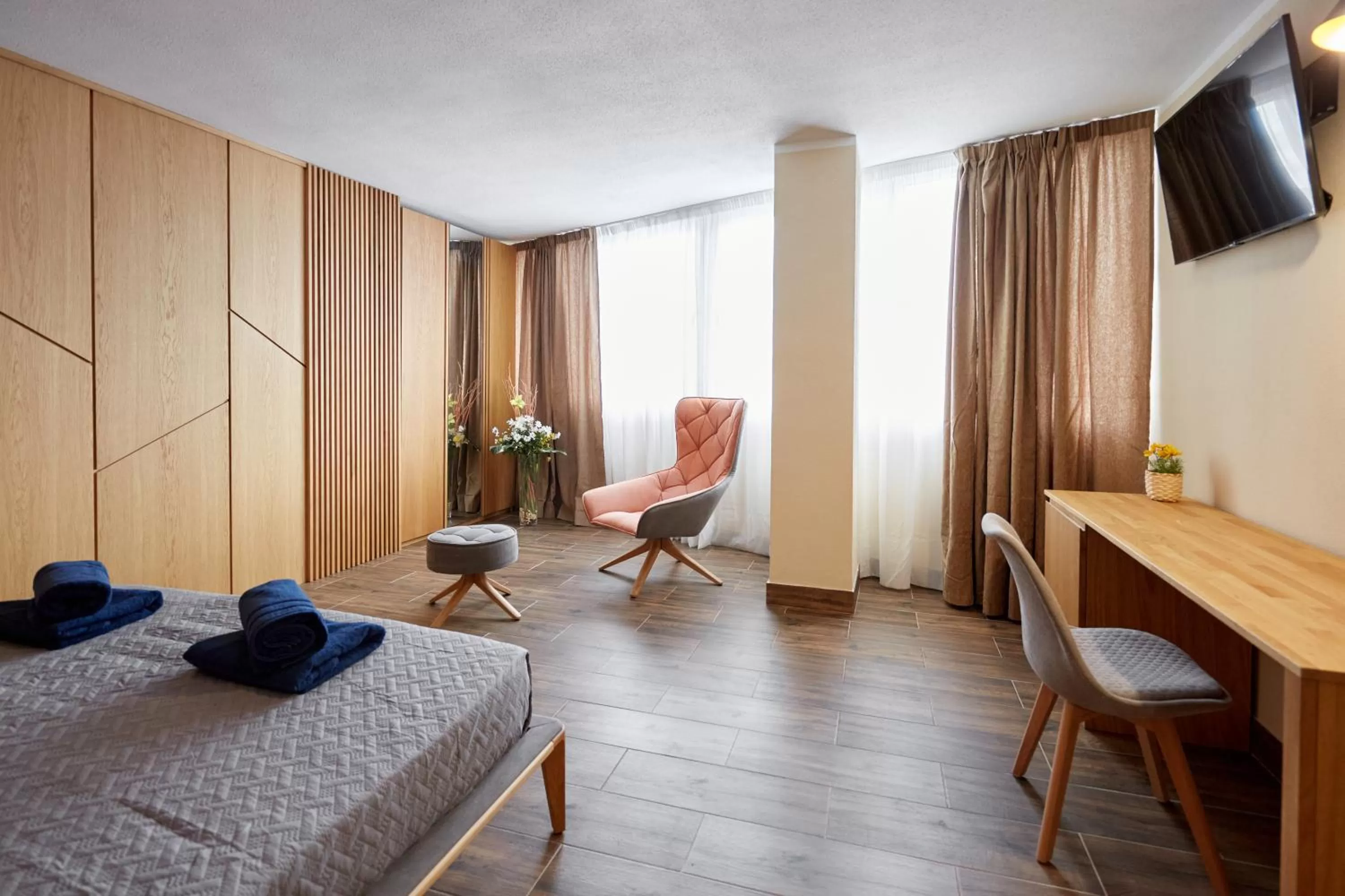 Photo of the whole room, Bed in El Patio Hostal