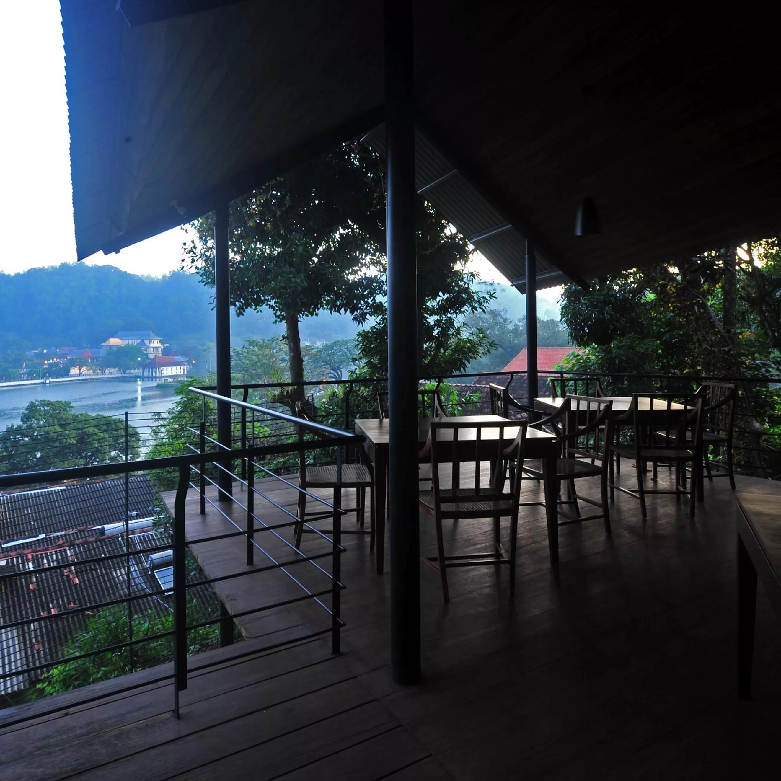 Restaurant/places to eat in swp eco lodge
