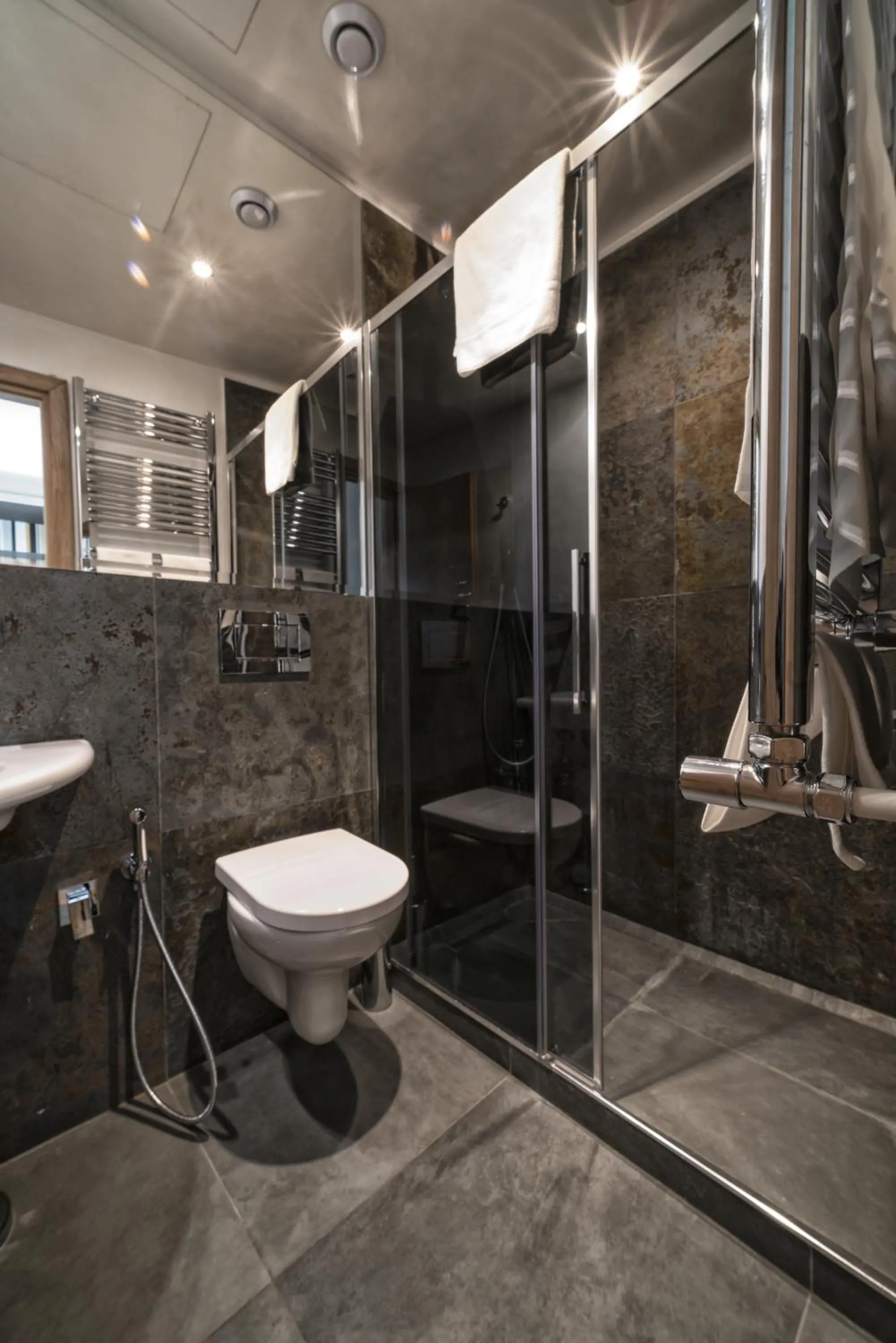 Shower in Solo Experience Hotel