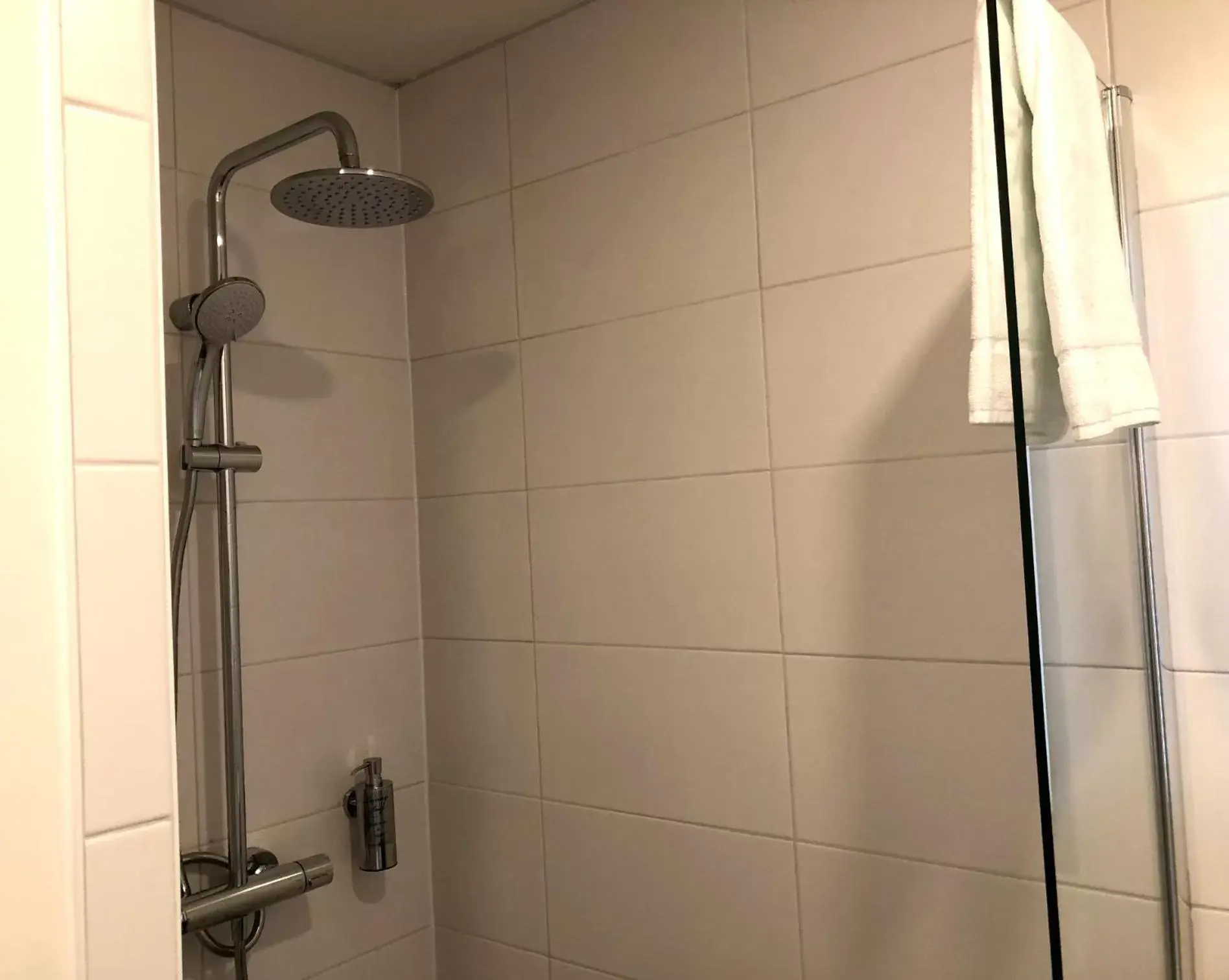 Shower, Bathroom in Fletcher Hotel - Resort Spaarnwoude
