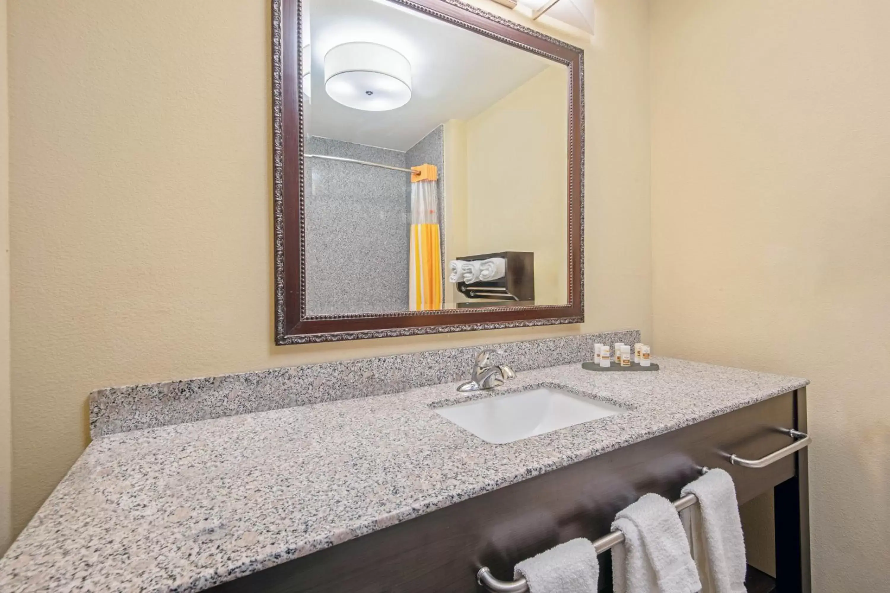 Bathroom in La Quinta by Wyndham Elk City