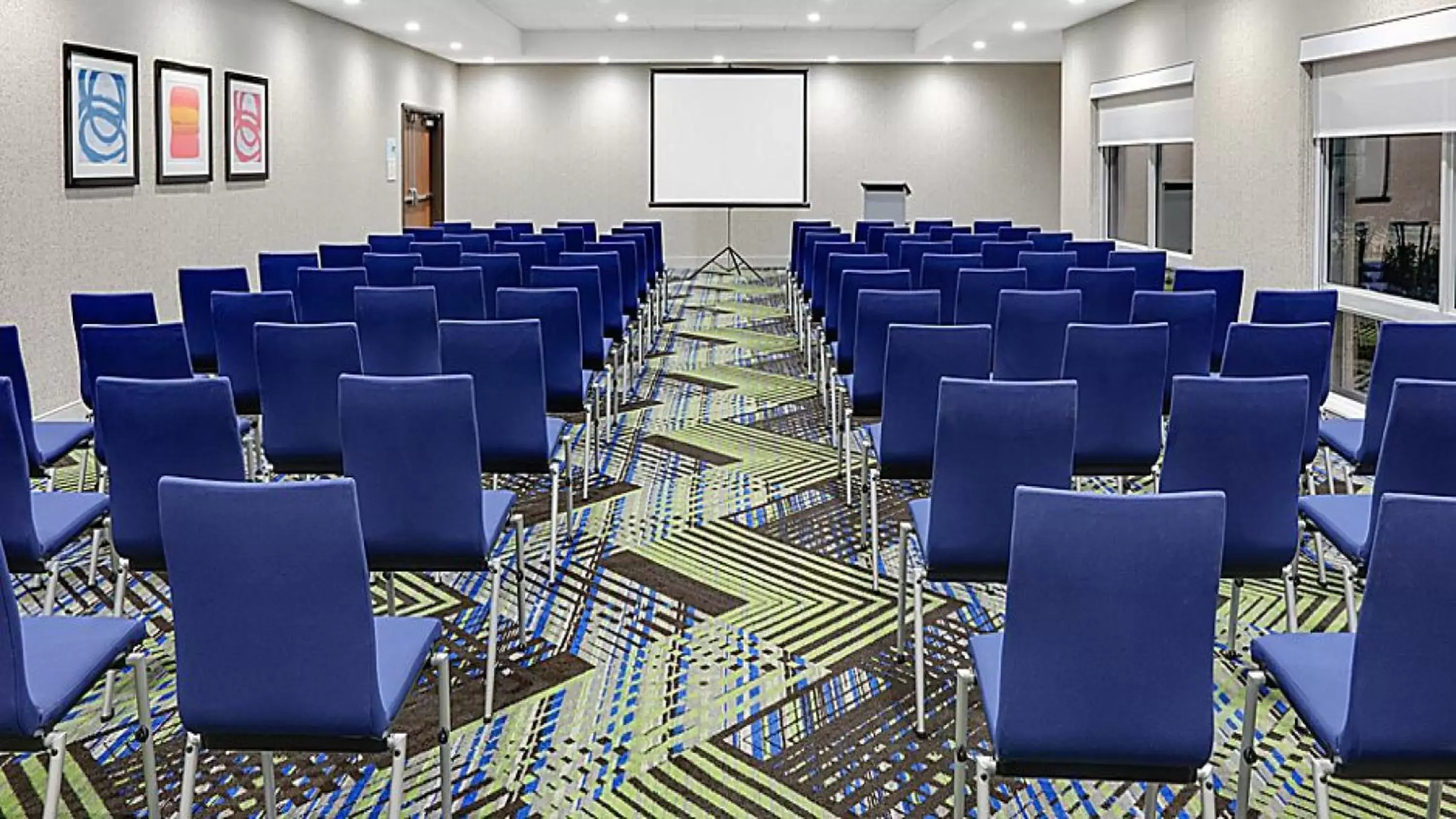 Meeting/conference room in Holiday Inn Express Hotel & Suites Mount Pleasant, an IHG Hotel