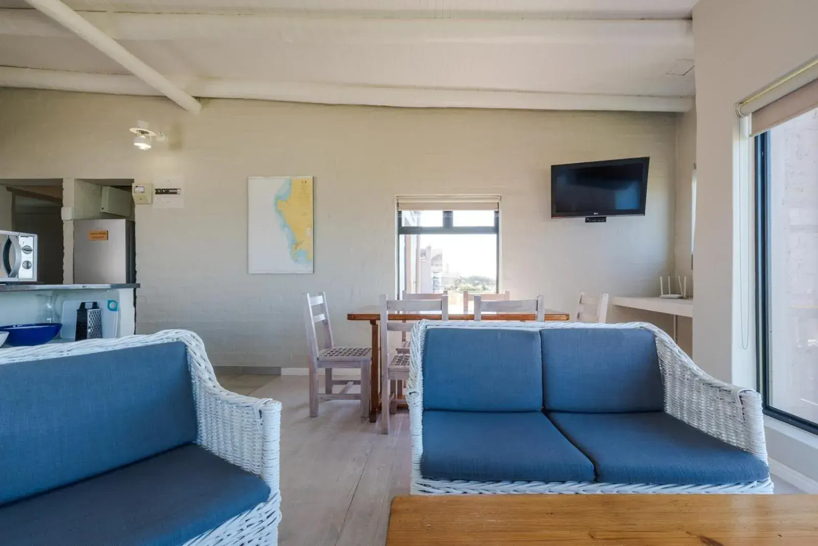 Living room, Seating Area in Blue Bay Lodge