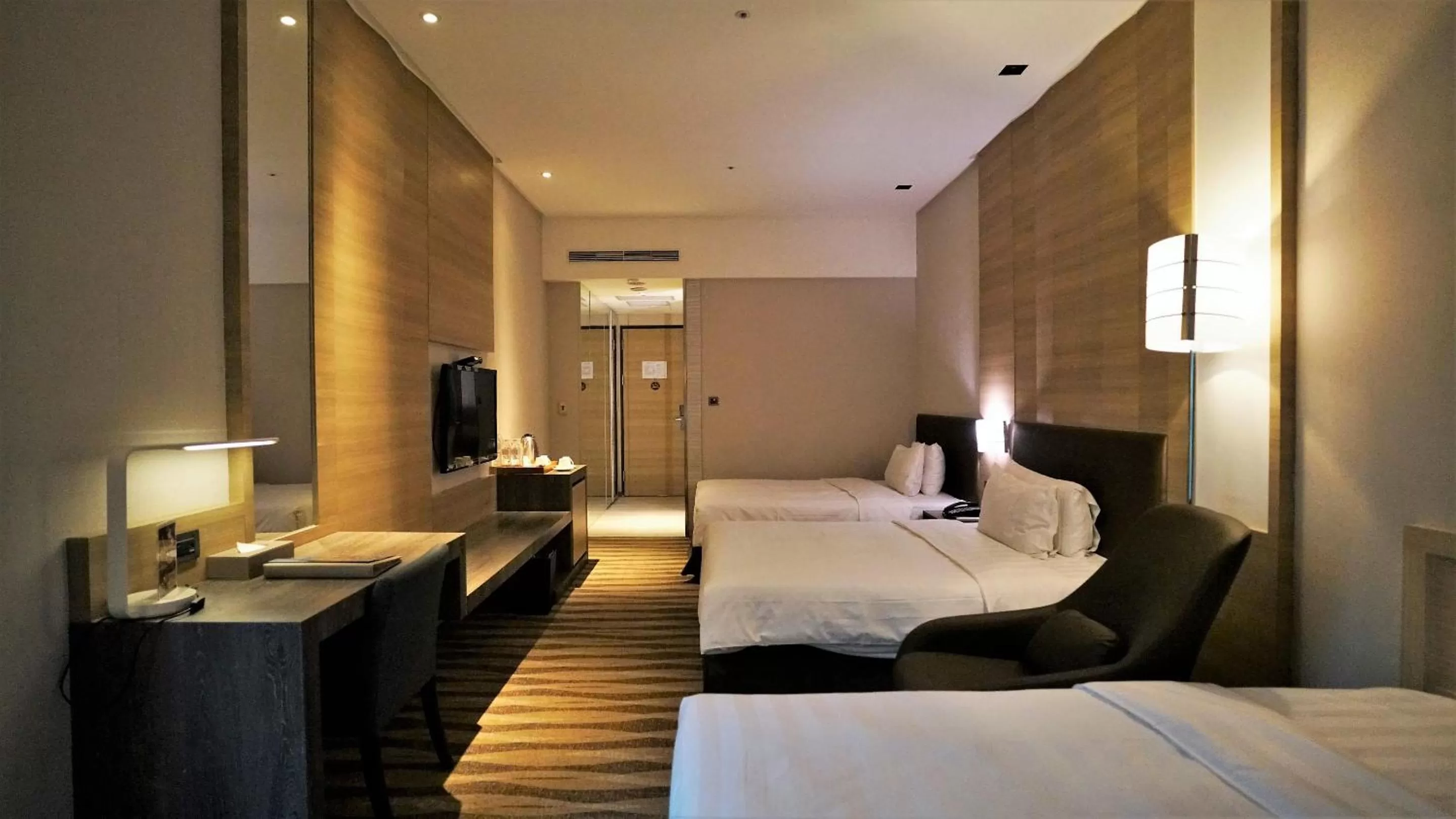 Photo of the whole room, Bed in City Suites - Kaohsiung Chenai