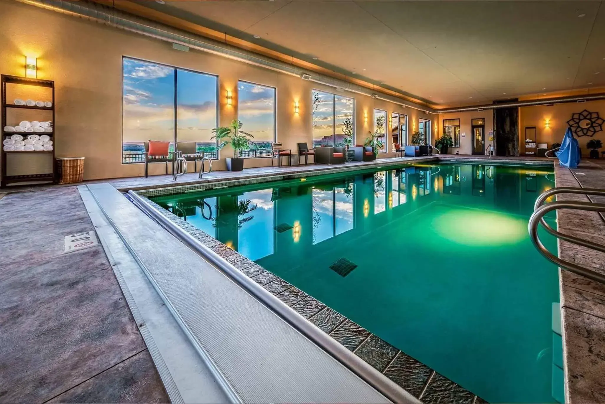 Swimming Pool in Desert Rose Resort & Cabins