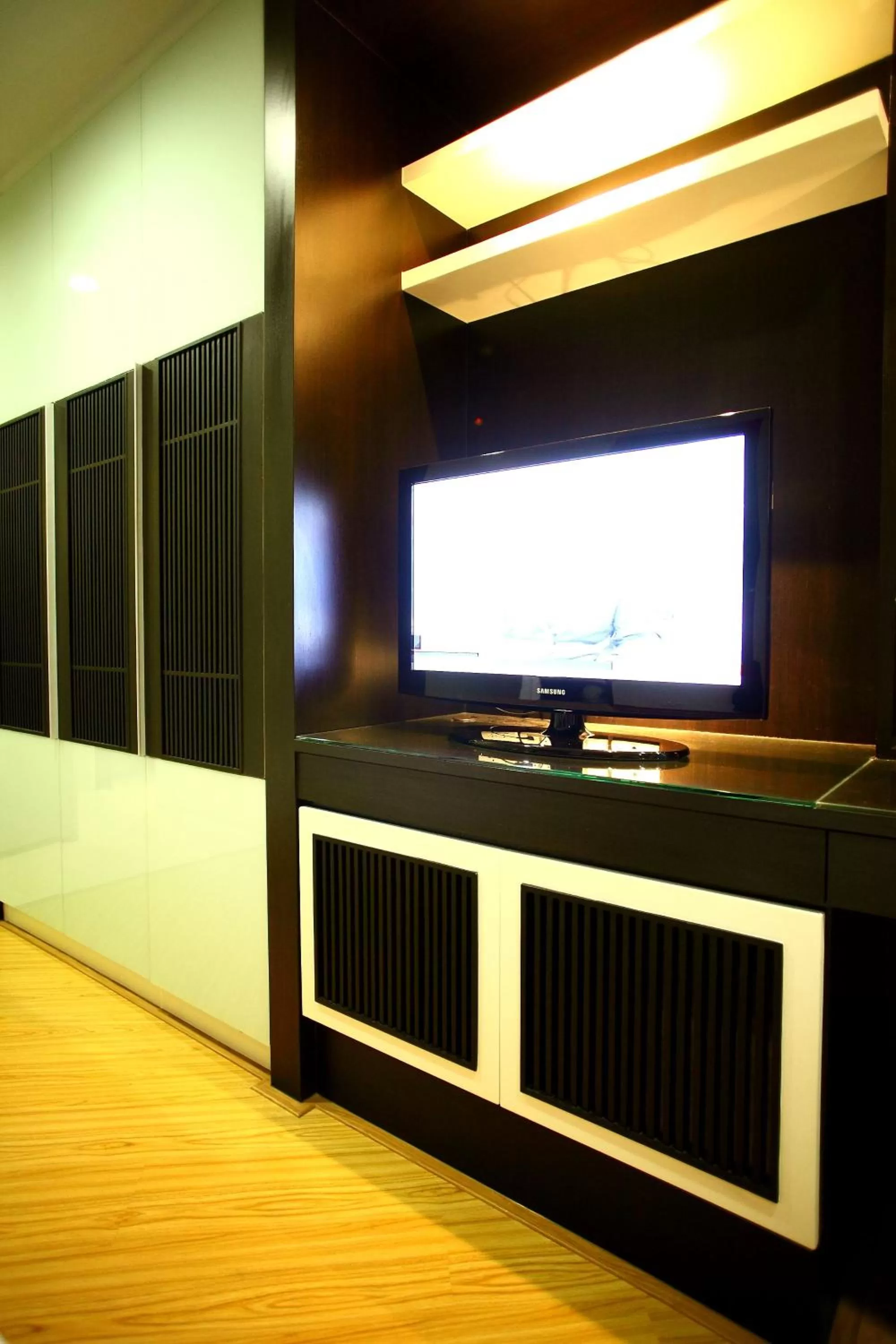 Superior Twin Room in The Sunreno Hotel Bangkok