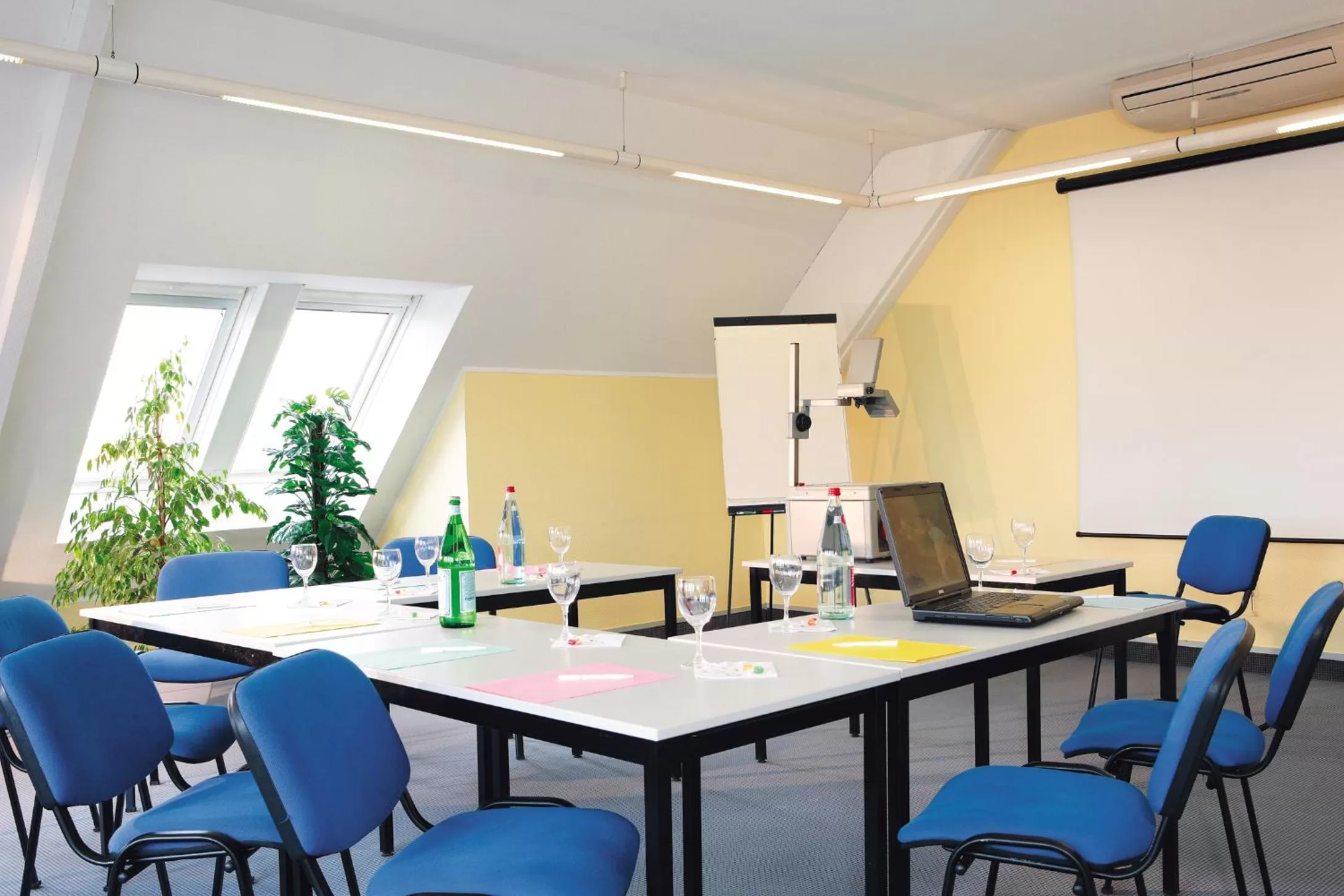 Business facilities in Hostellerie Saint Vincent Beauvais Aeroport