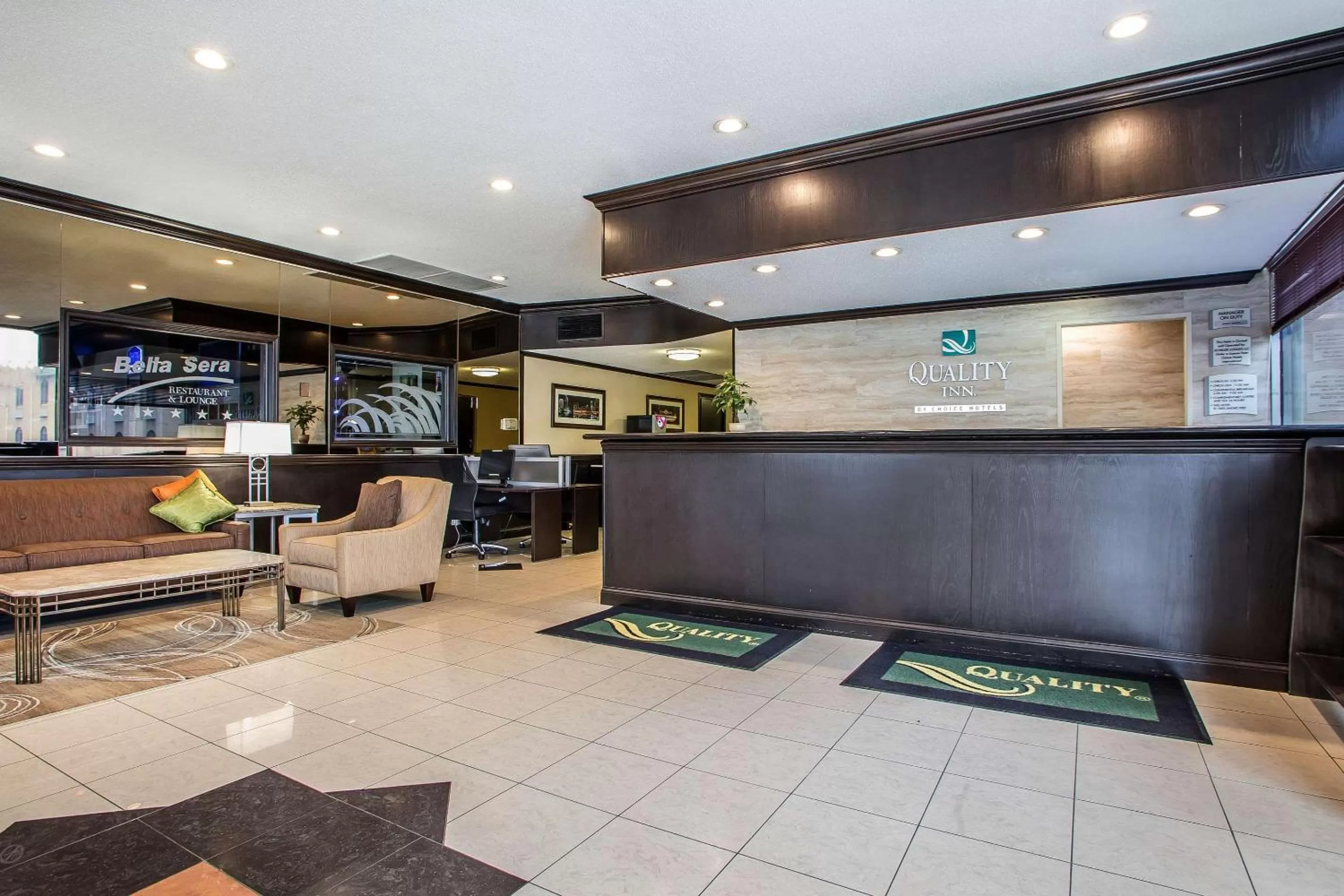 Lobby or reception in Quality Inn O'Hare Airport