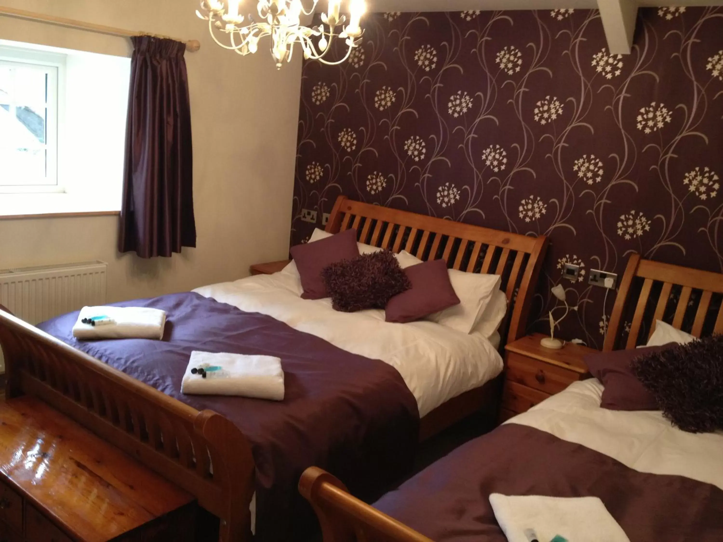 Photo of the whole room, Bed in The Waterwheel