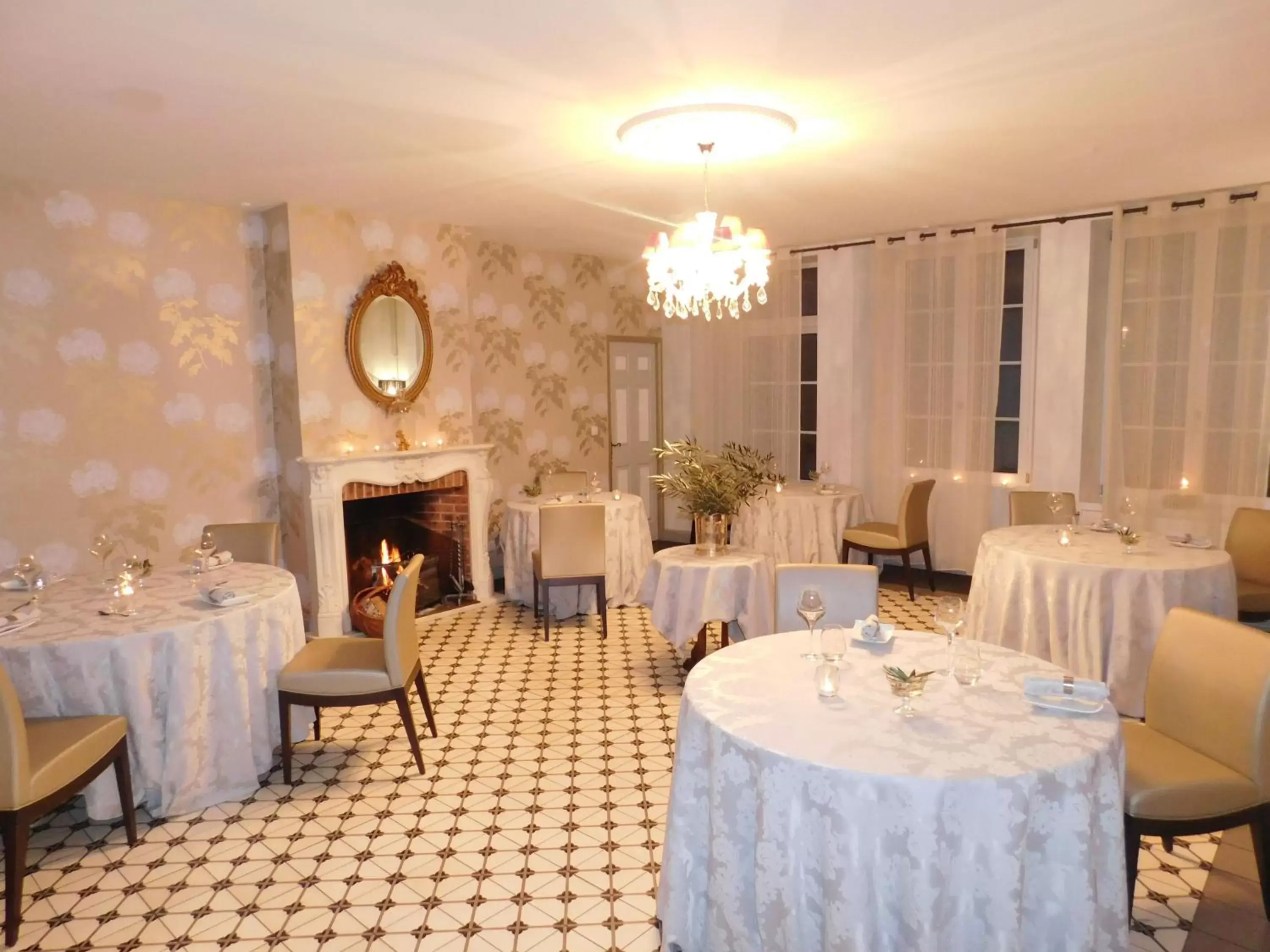 Restaurant/Places to Eat in Le Mascaret - Restaurant Hotel Spa