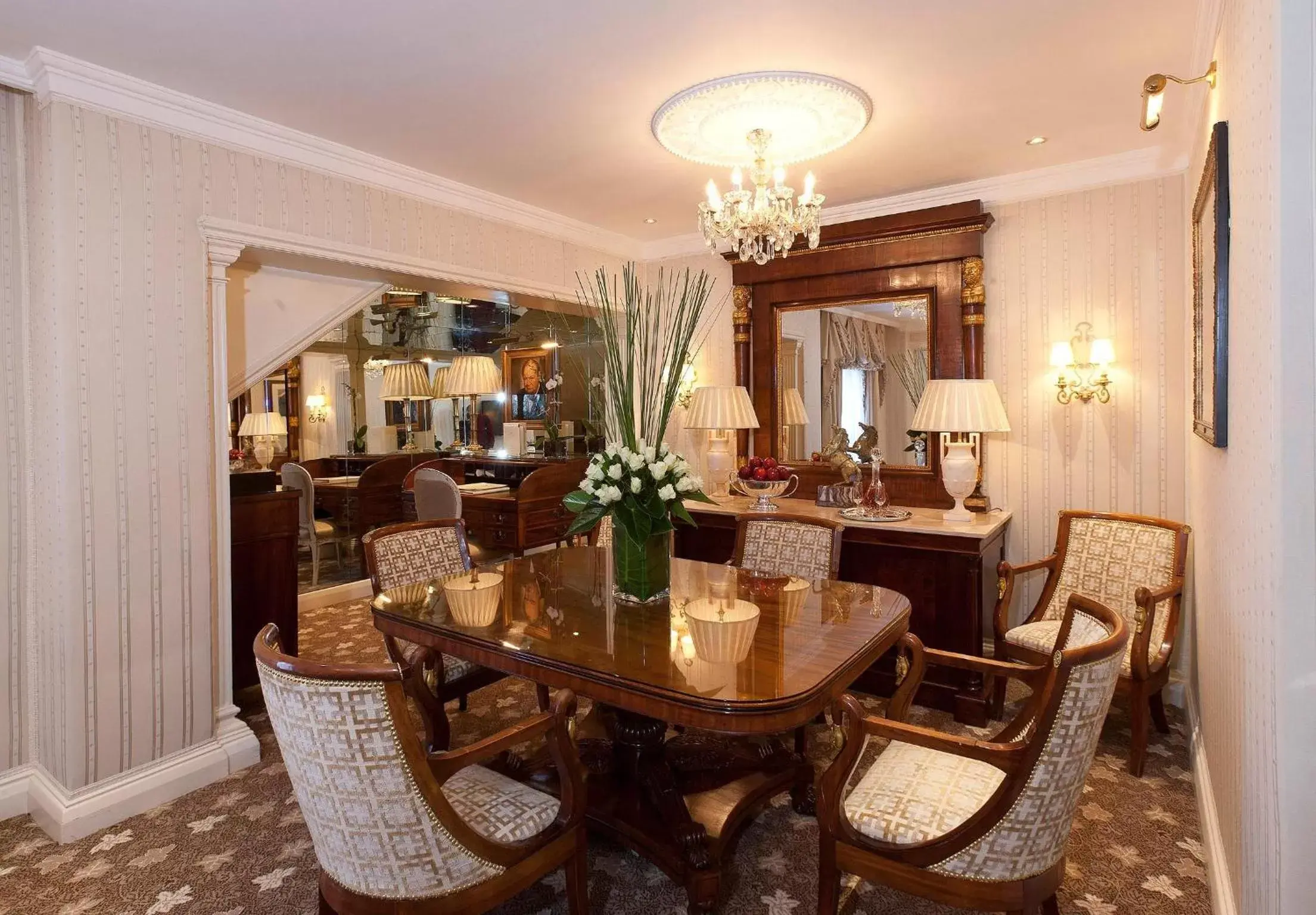 Seating area, Dining Area in The Chesterfield Mayfair