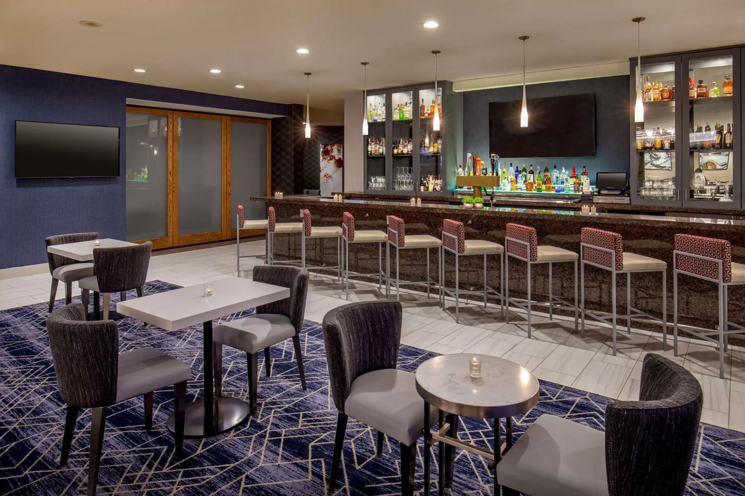 Lobby or reception, Lounge/Bar in DoubleTree by Hilton Washington DC North/Gaithersburg