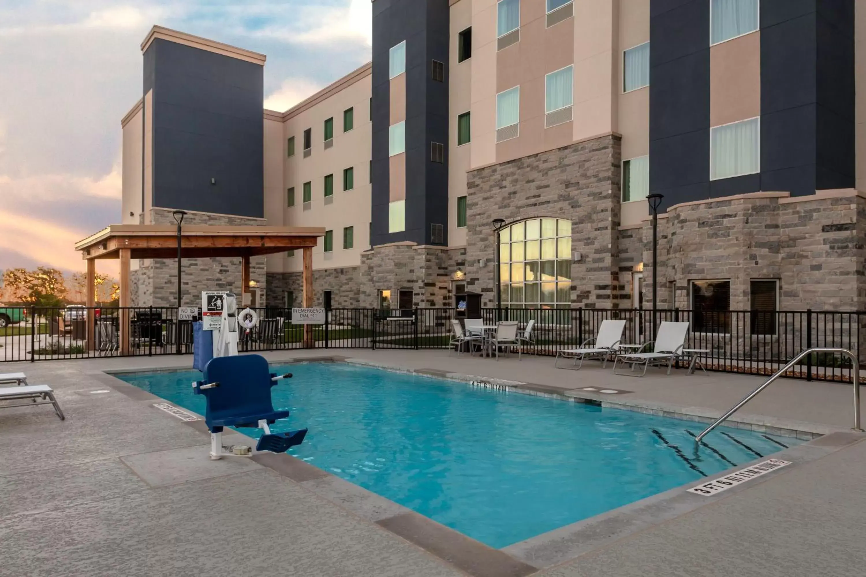 Swimming pool in Staybridge Suites - Cedar Park - Austin N, an IHG Hotel