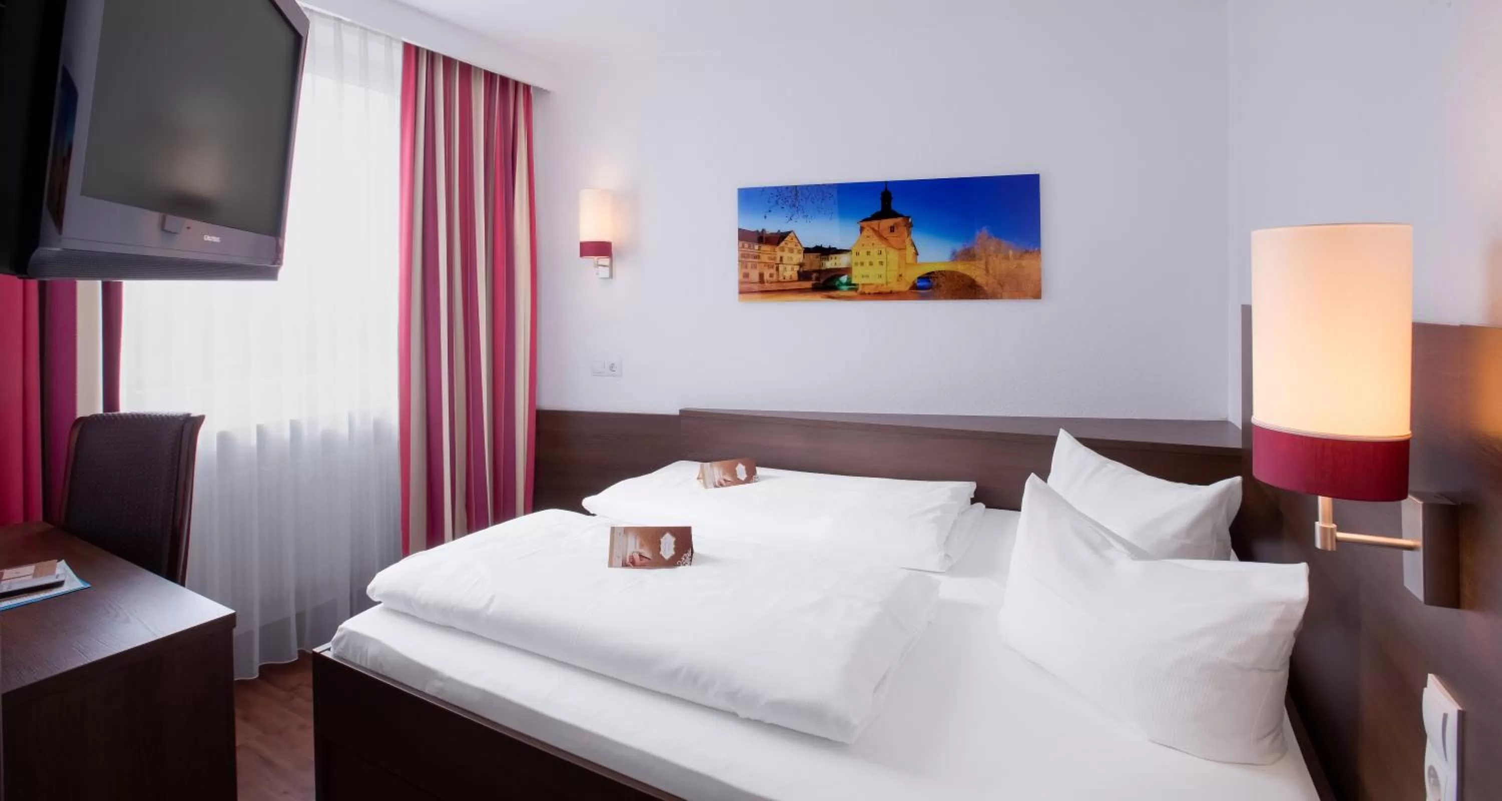 Photo of the whole room, Bed in Hotel National