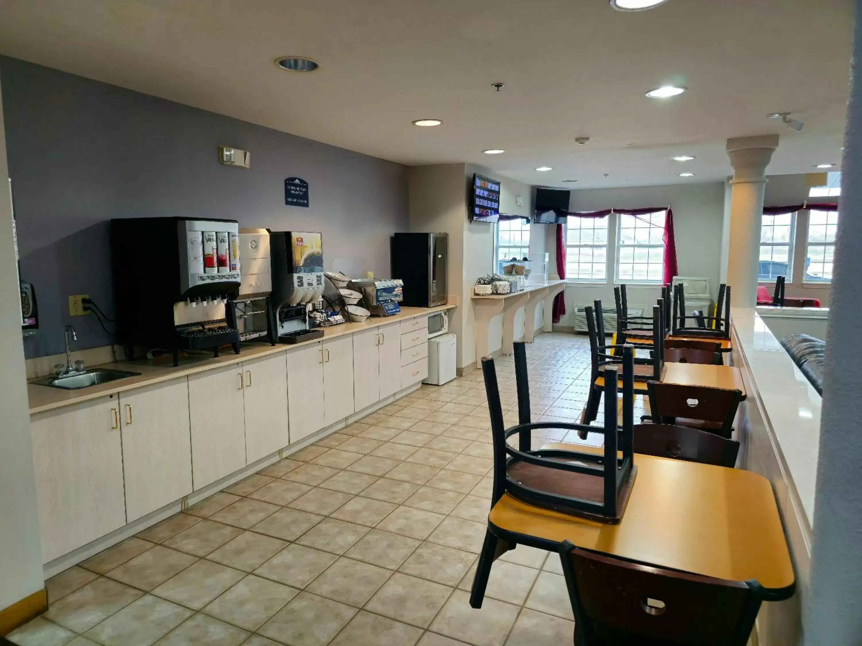 Breakfast, Restaurant/Places to Eat in Microtel Inn & Suites Claremore