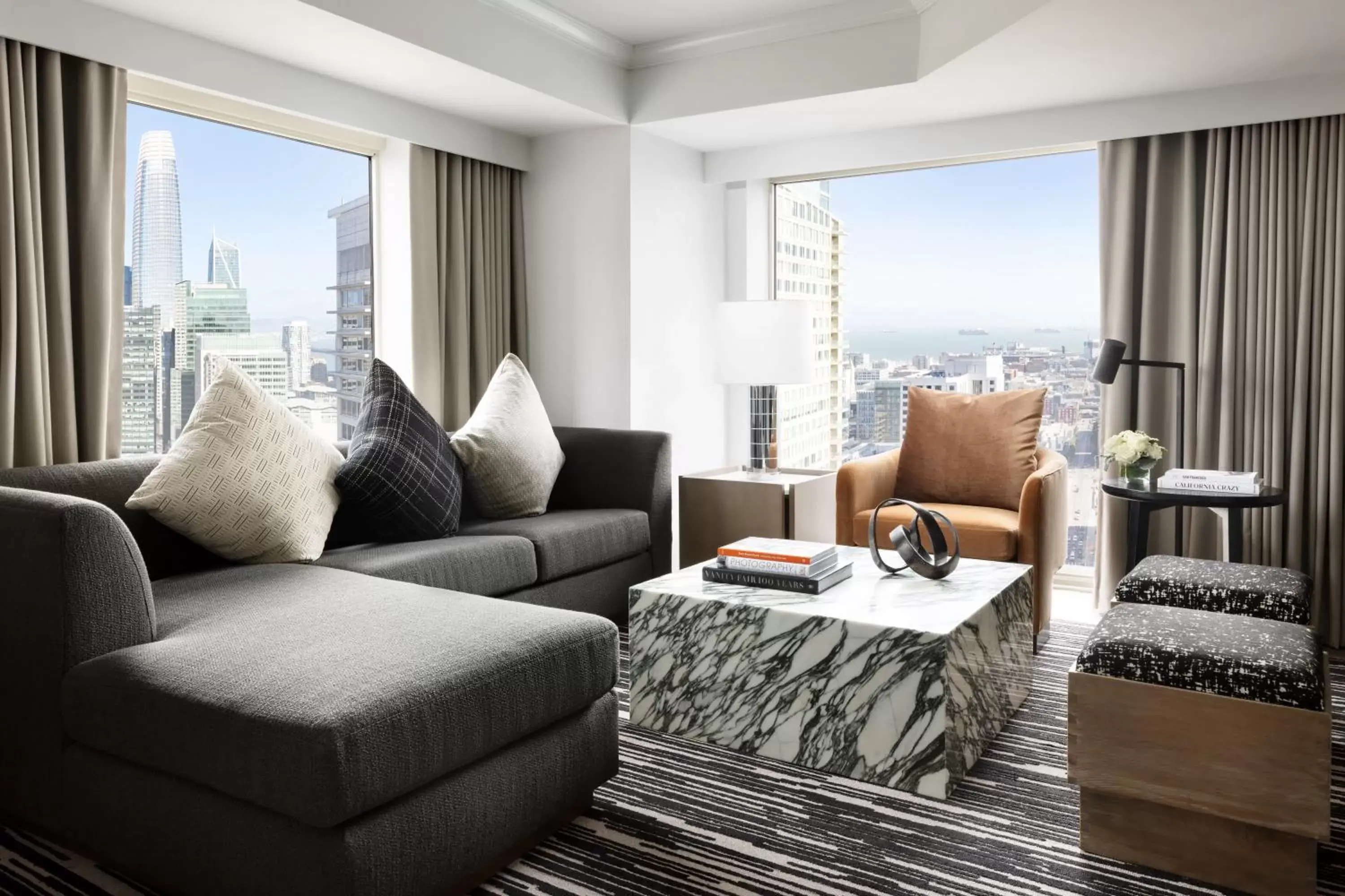 King Suite with City View in Hyatt Regency San Francisco Downtown SOMA