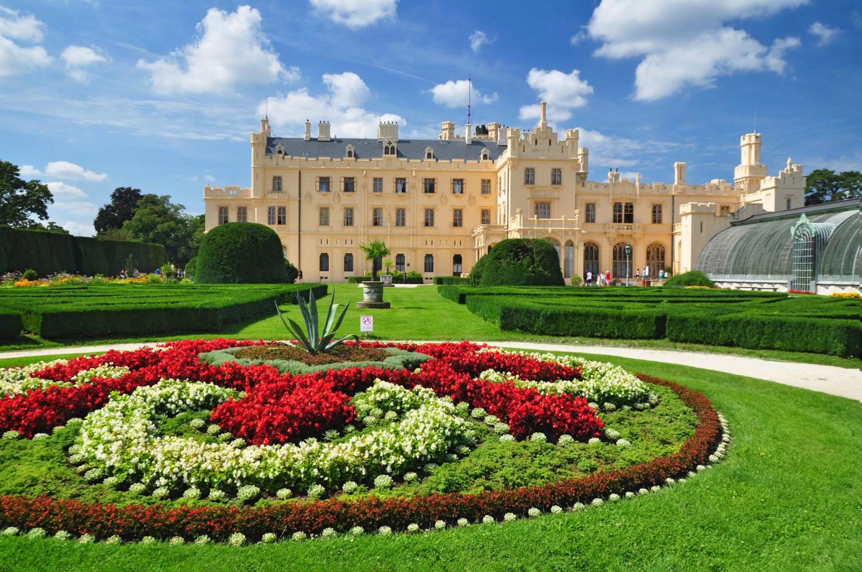 Nearby landmark in Wine & Wellness hotel Besední dům