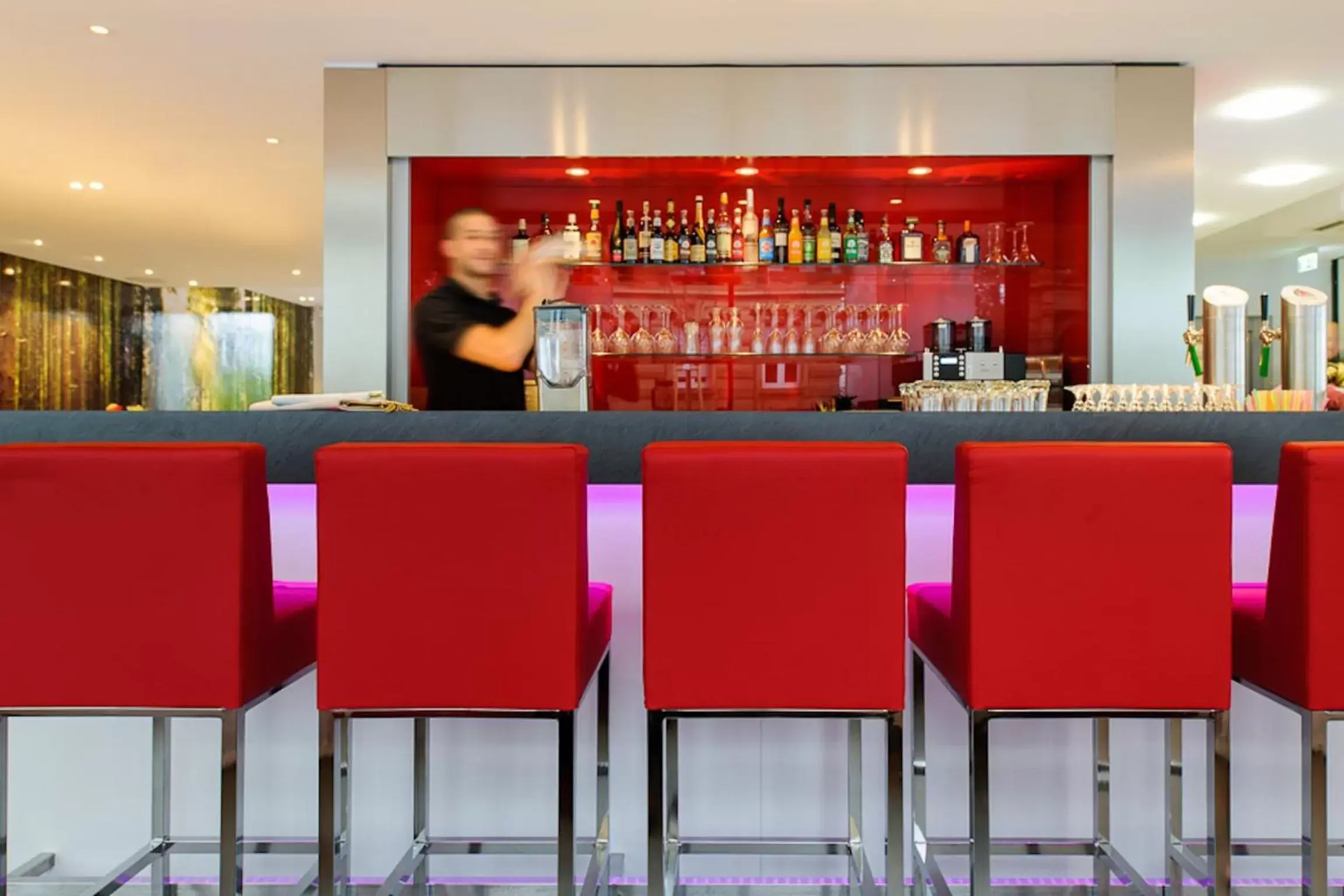 Lounge or bar in ibis Styles Karlsruhe Ettlingen