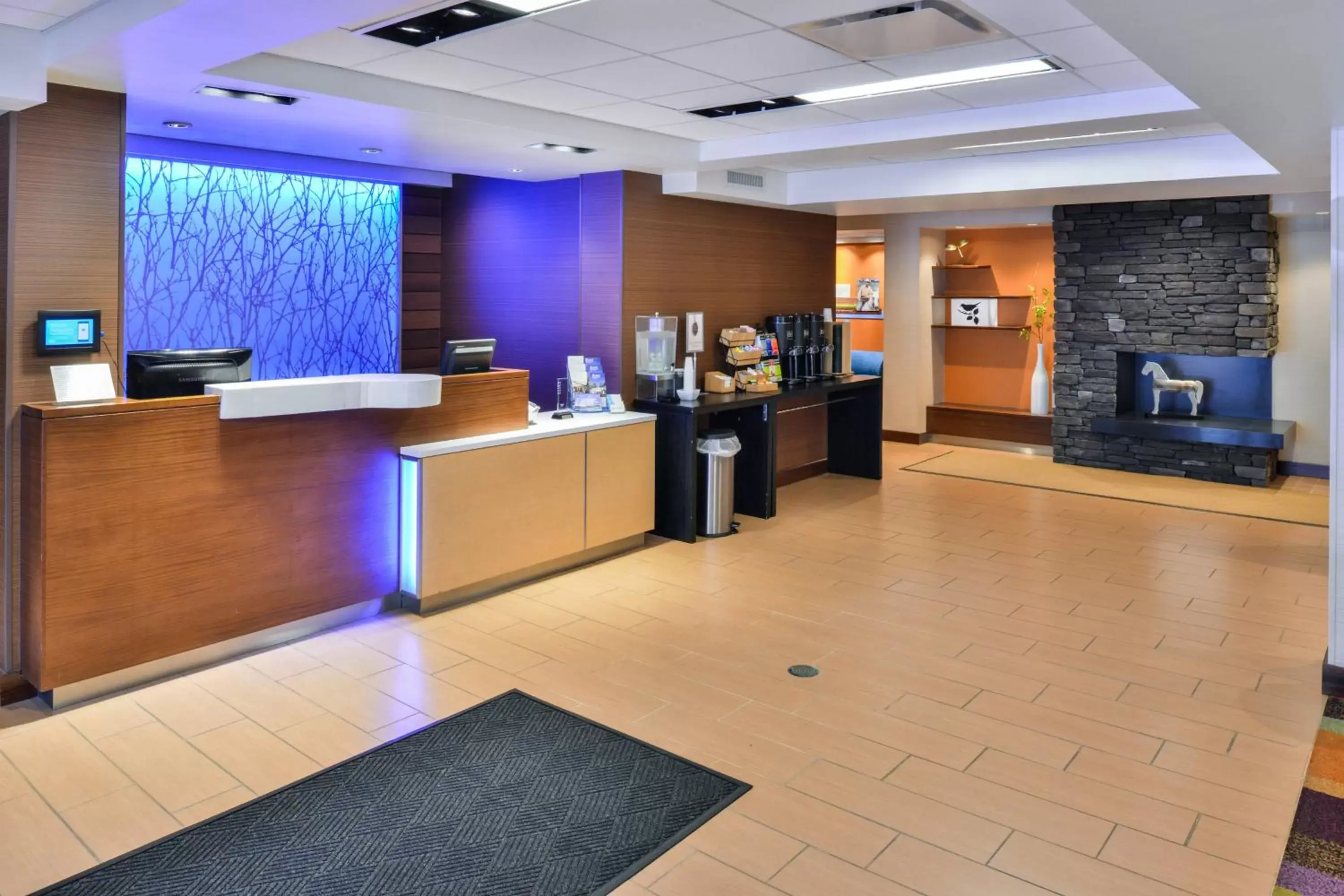 Lobby or reception, Lobby/Reception in Fairfield Inn and Suites by Marriott Rochester West/Greece