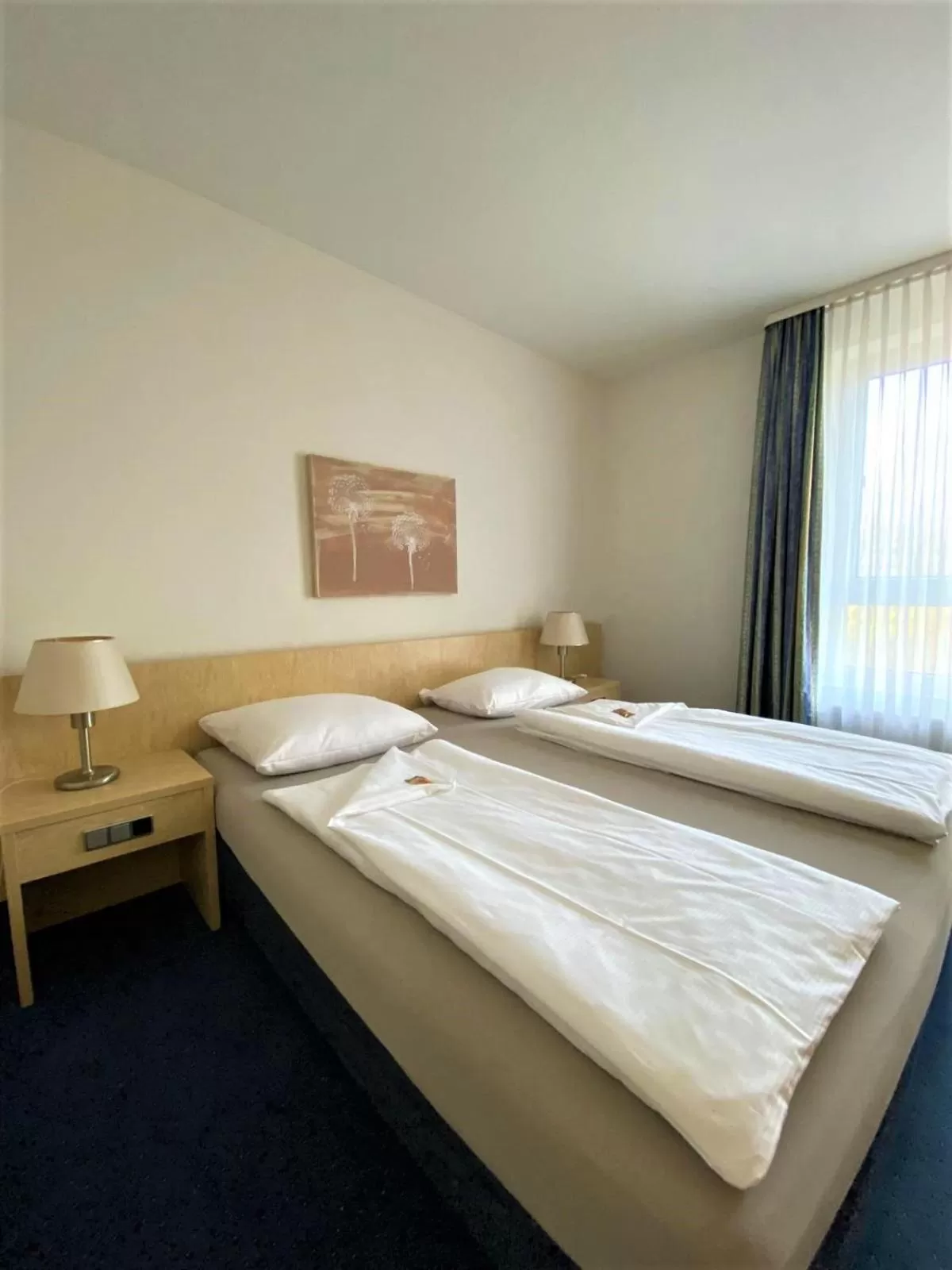 Photo of the whole room, Bed in Fairway Hotel