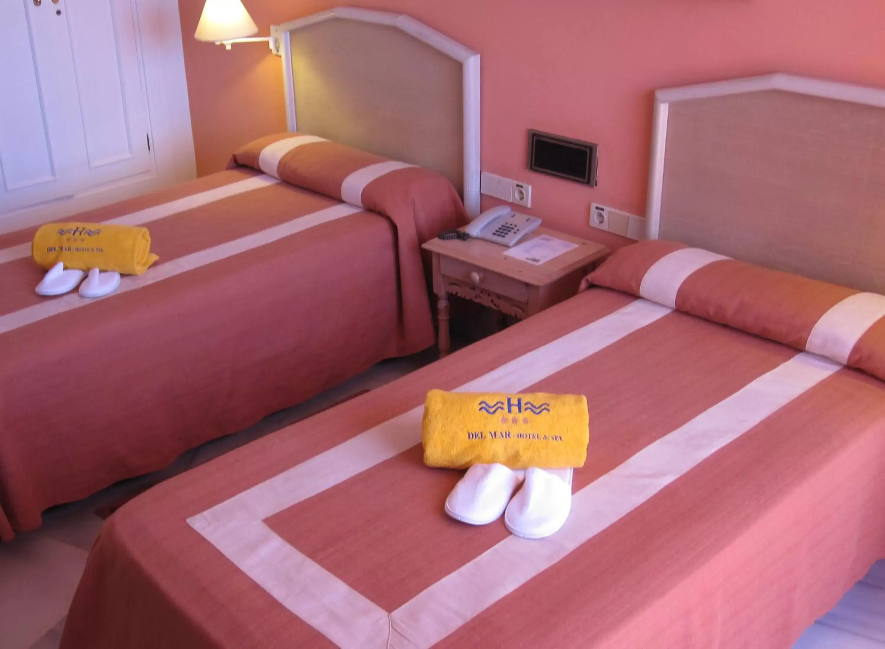 Twin Room (2 Adults + 1 Child ) in Del Mar Hotel & Spa Twin Room (2 Adults + 1 Child ) in Del Mar Hotel & Spa