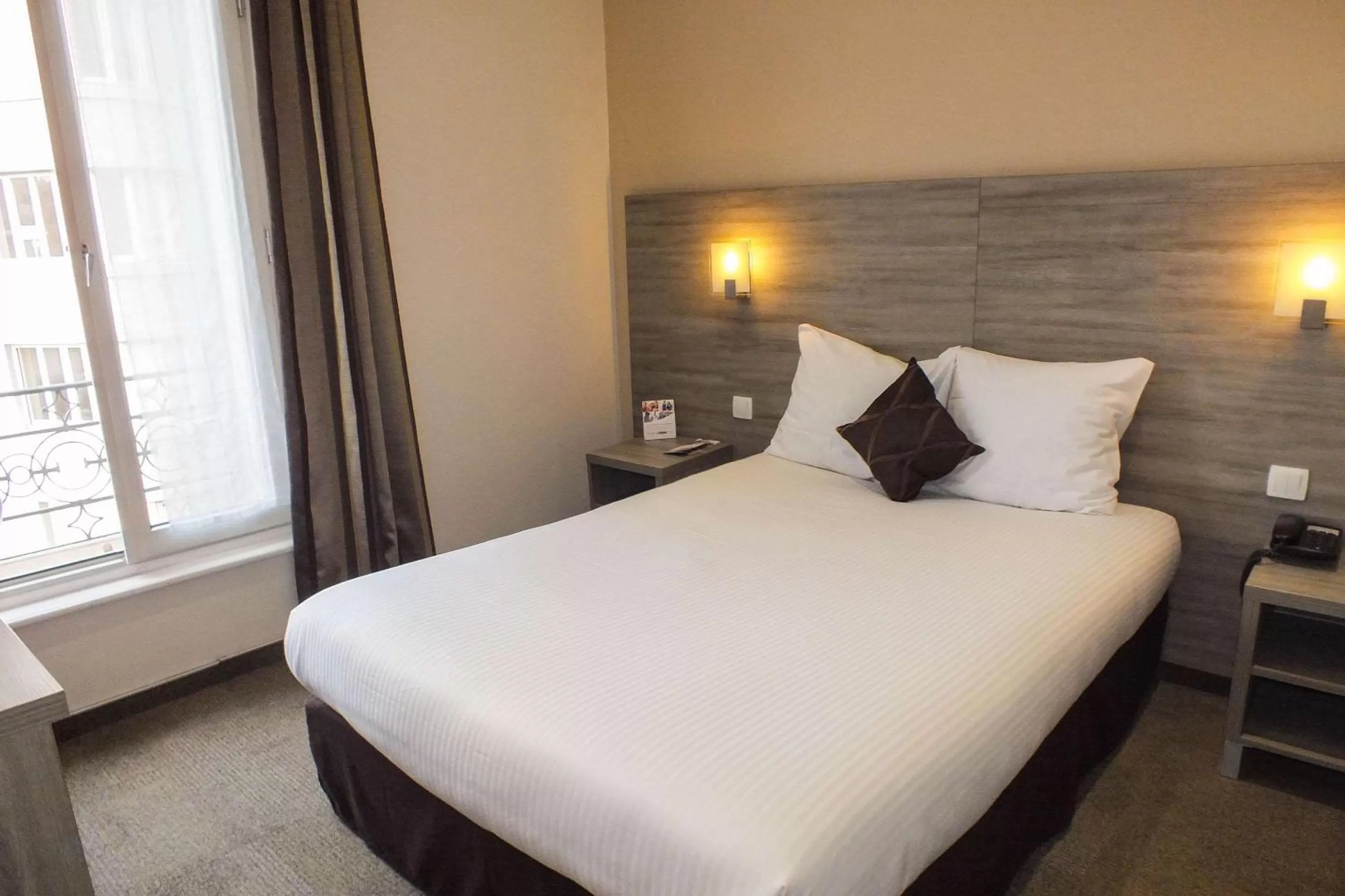 Photo of the whole room in Hotel Cecil Metz Gare