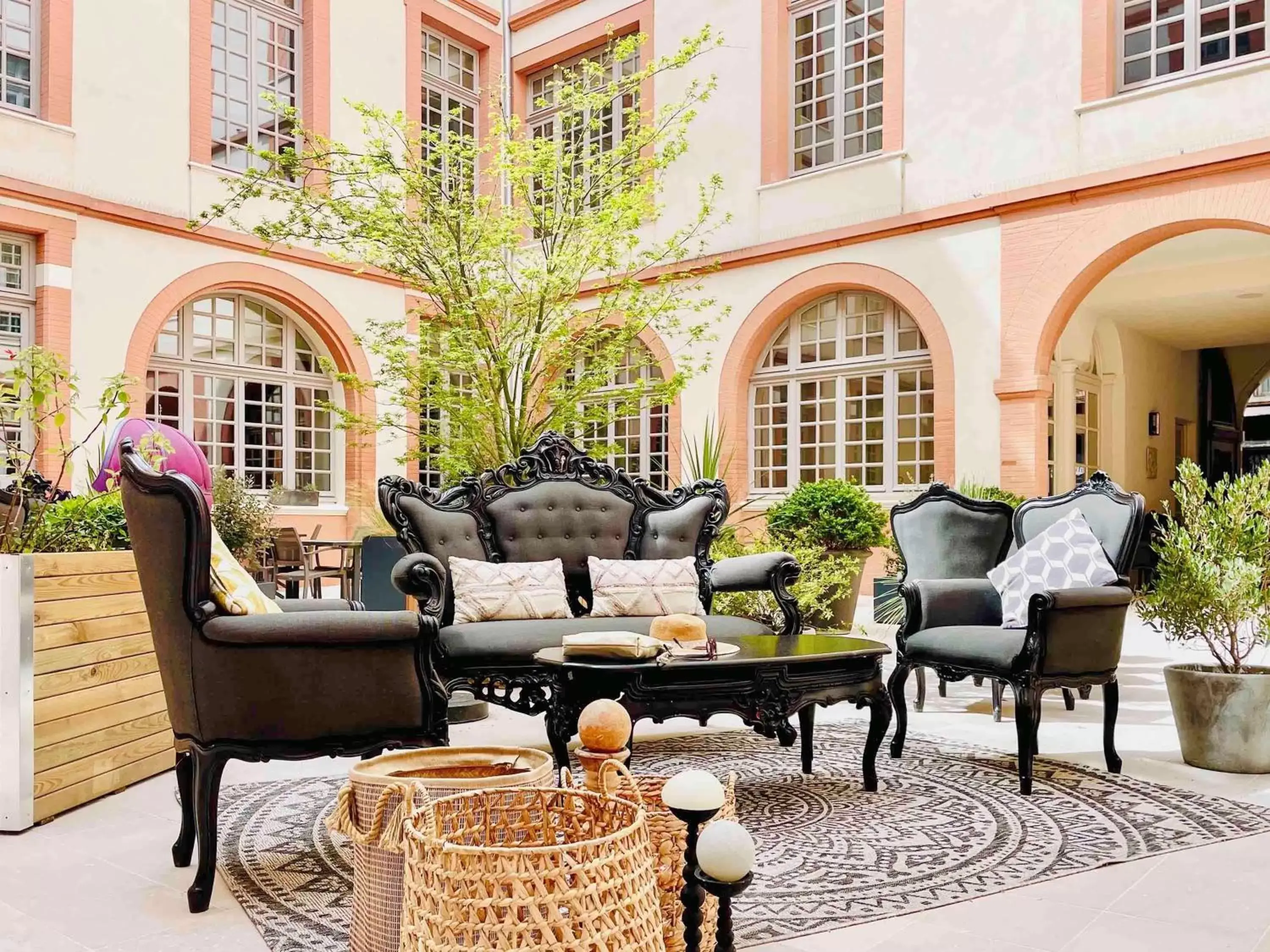 Property building, Seating Area in La Cour des Consuls Hotel and Spa Toulouse - MGallery