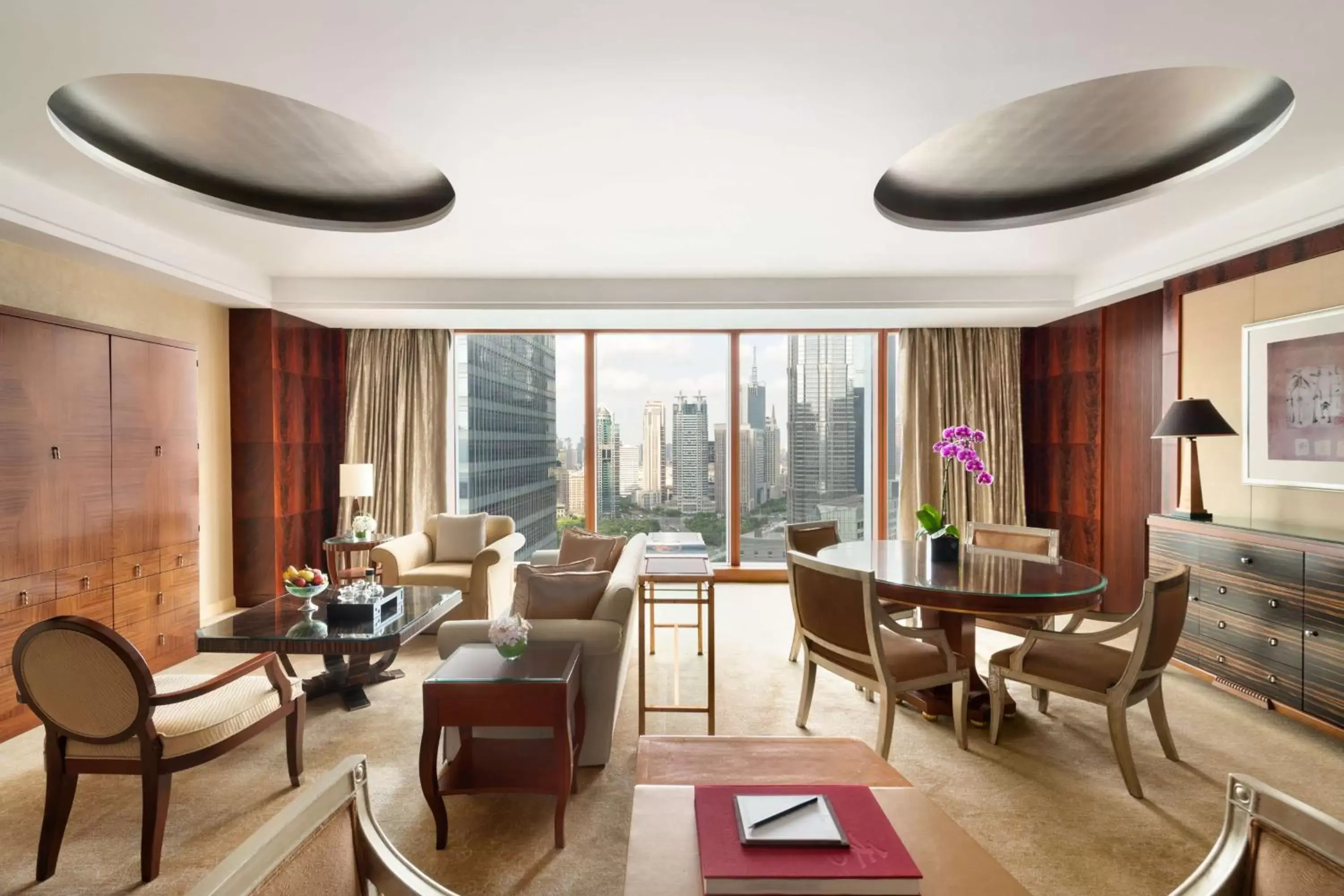 Photo of the whole room in Pudong Shangri-La, Shanghai