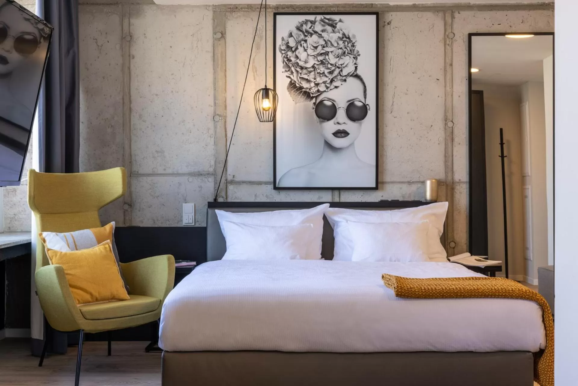 Bed in JOYN Cologne - Serviced Apartments