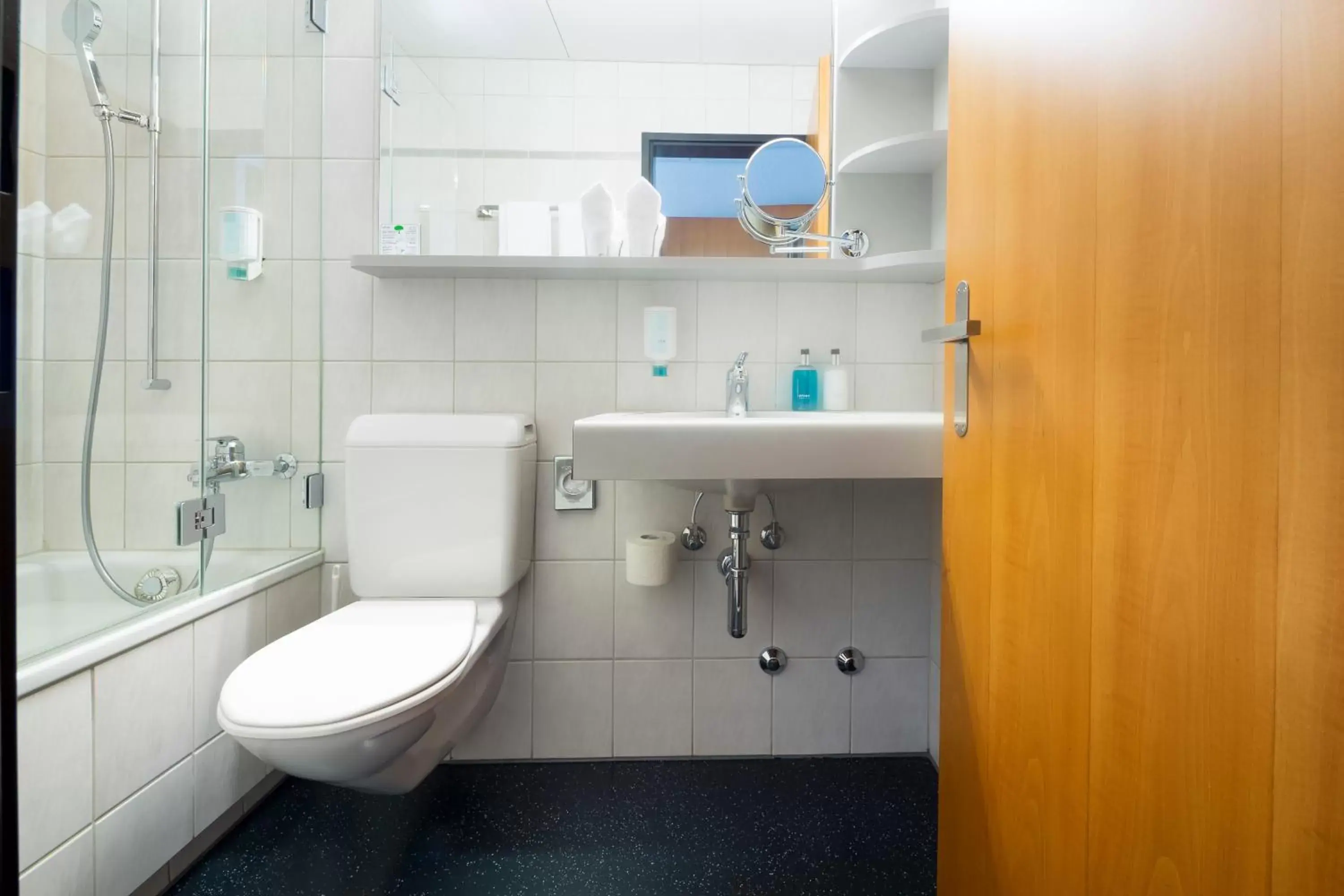 Bathroom in Hotel Wartmann am Bahnhof