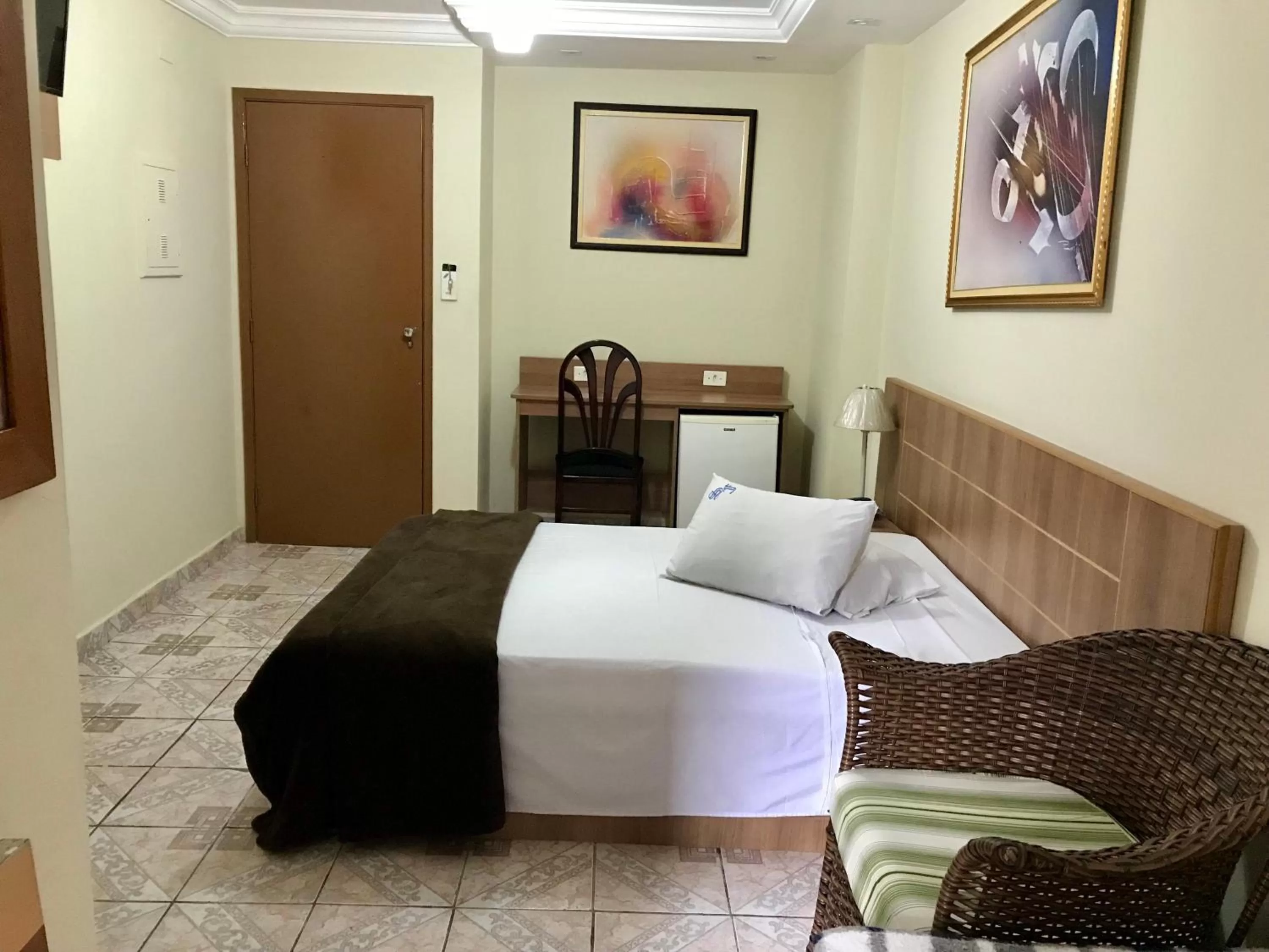 Bed in San Francisco Plazza Hotel