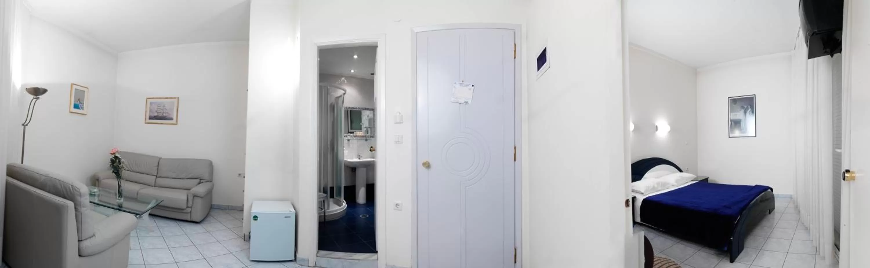 Photo of the whole room, Bed in Alex Hotel