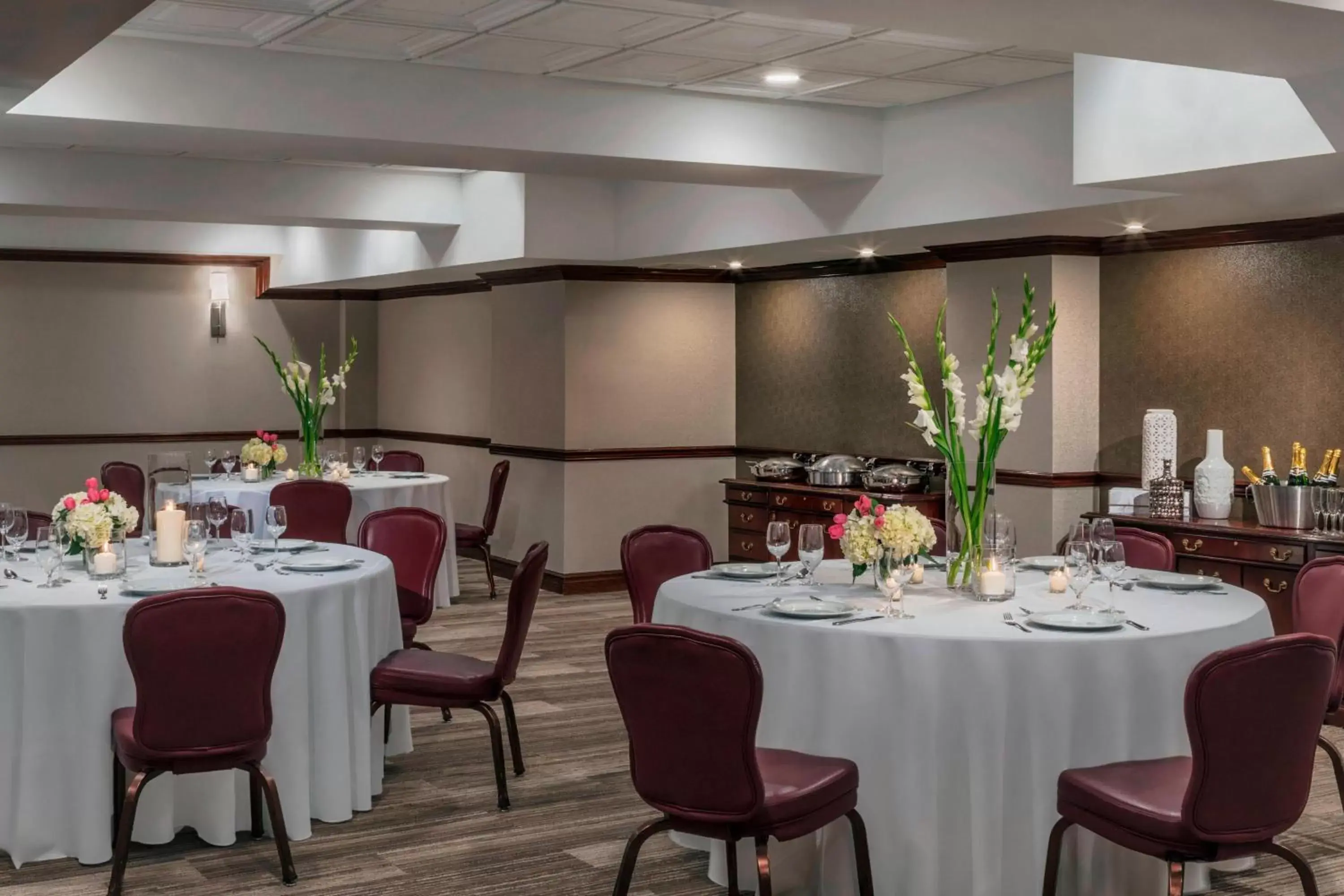 Meeting/conference room, Restaurant/Places to Eat in Residence Inn by Marriott West Orange
