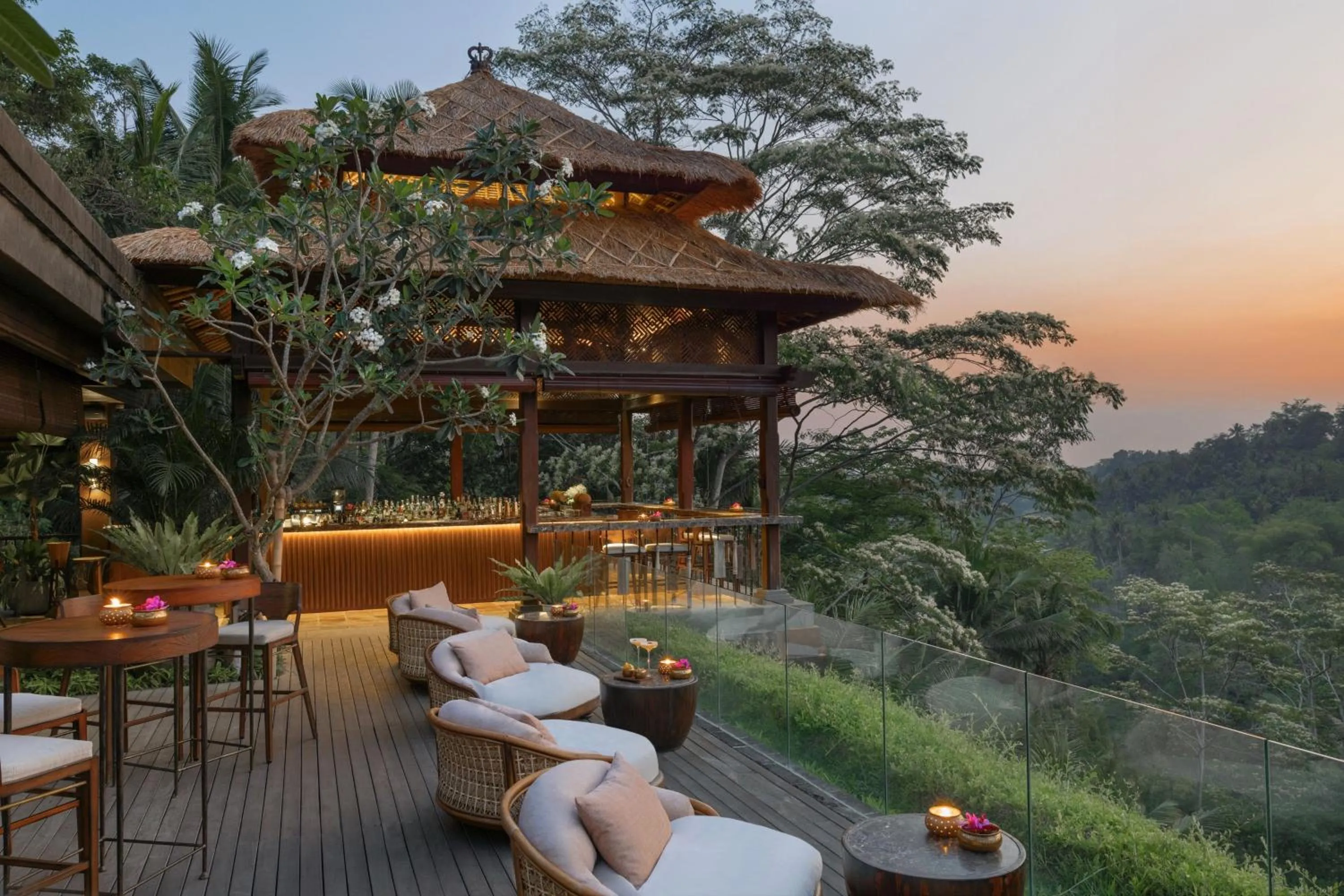 Lounge or bar in Mandapa, a Ritz-Carlton Reserve