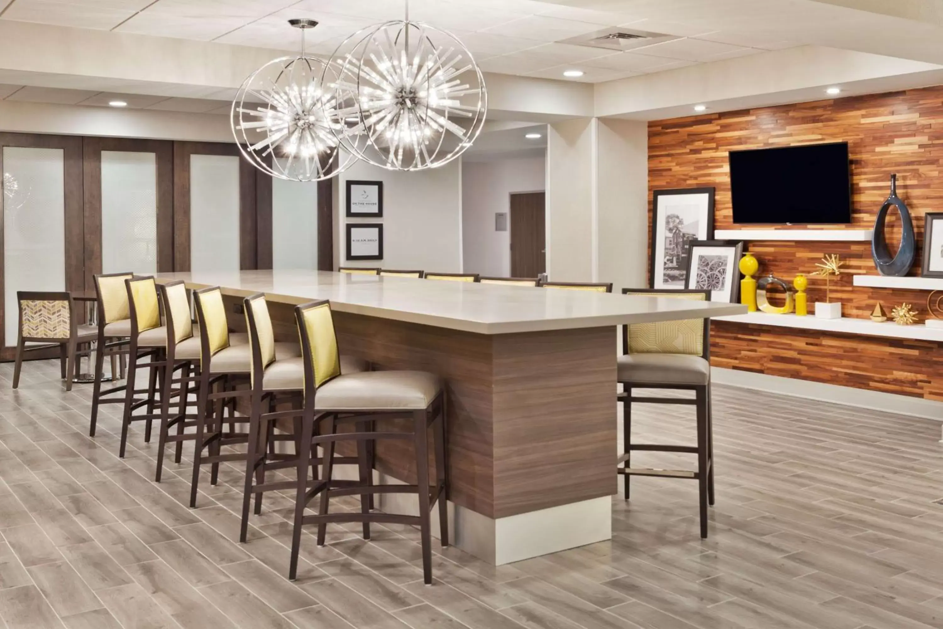 Dining area, Lounge/Bar in Hampton Inn Eufaula Al