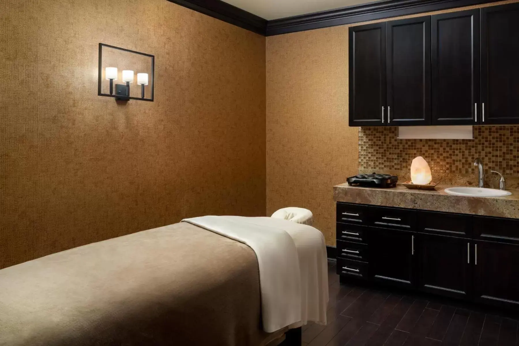 Spa and wellness centre/facilities, Bed in Elevation Hotel & Spa Spa and wellness centre/facilities, Bed in Elevation Hotel & Spa