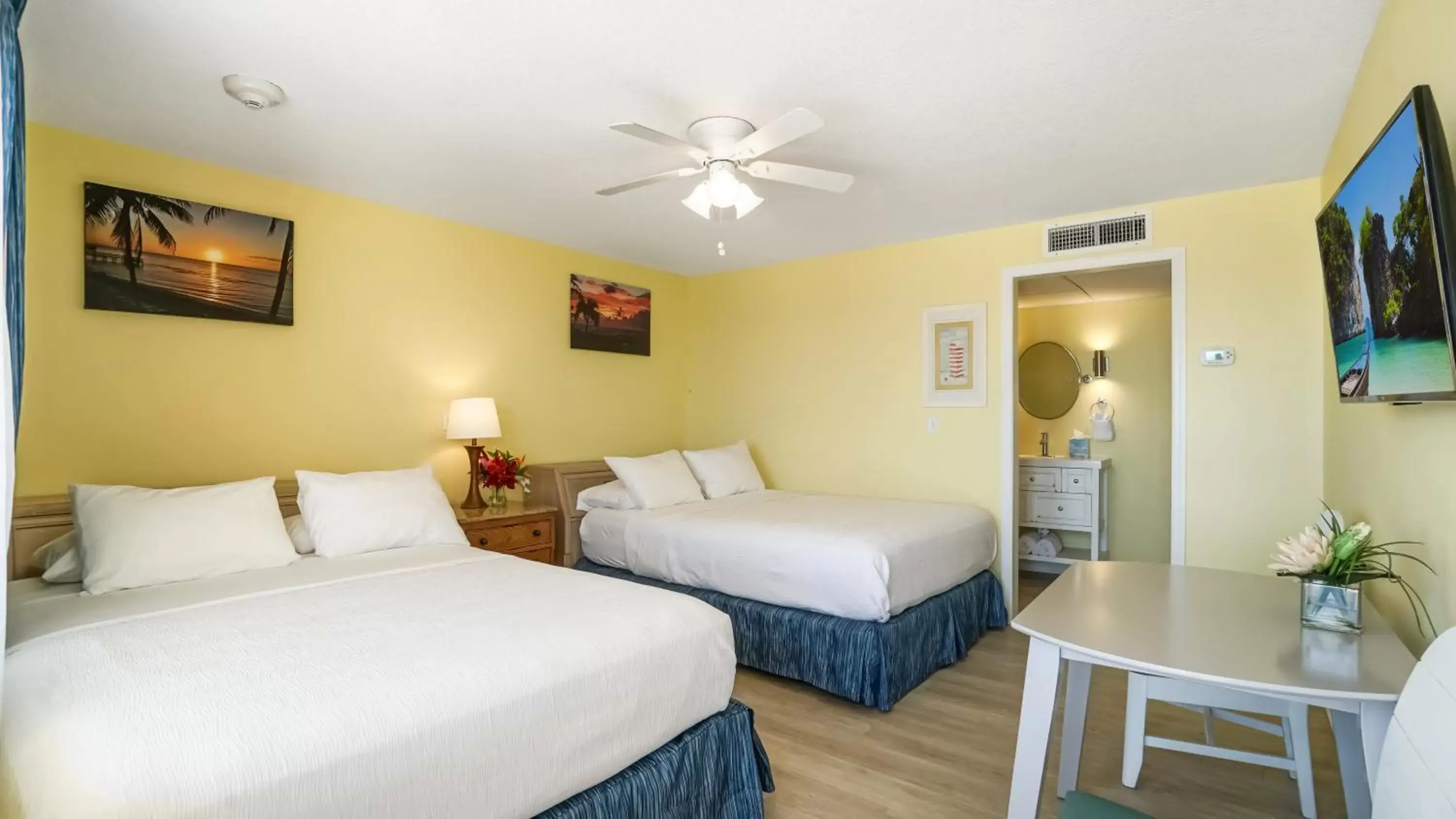 Bed in Glunz Ocean Beach Hotel and Resort