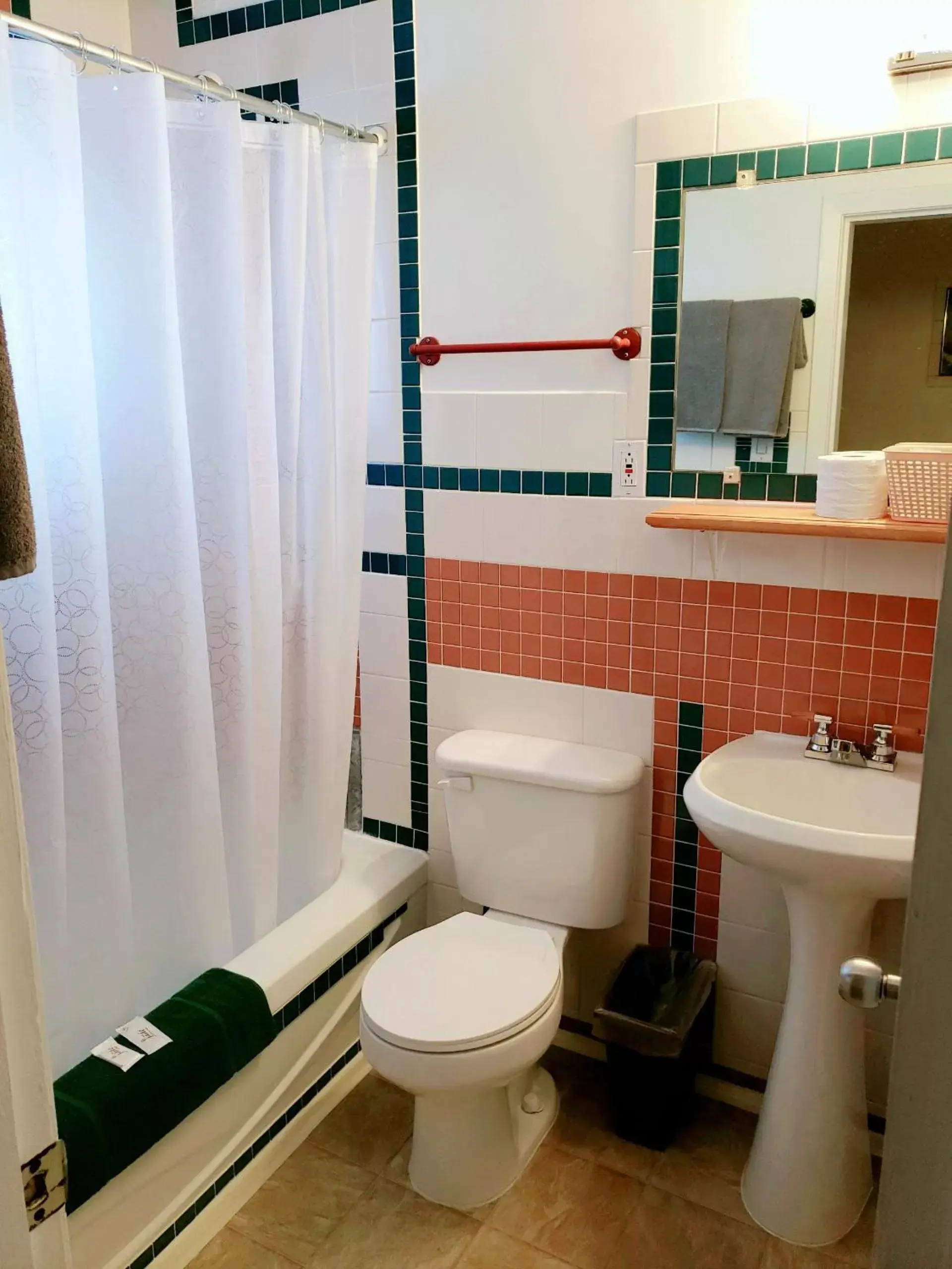 Toilet, Bathroom in Vista Motel