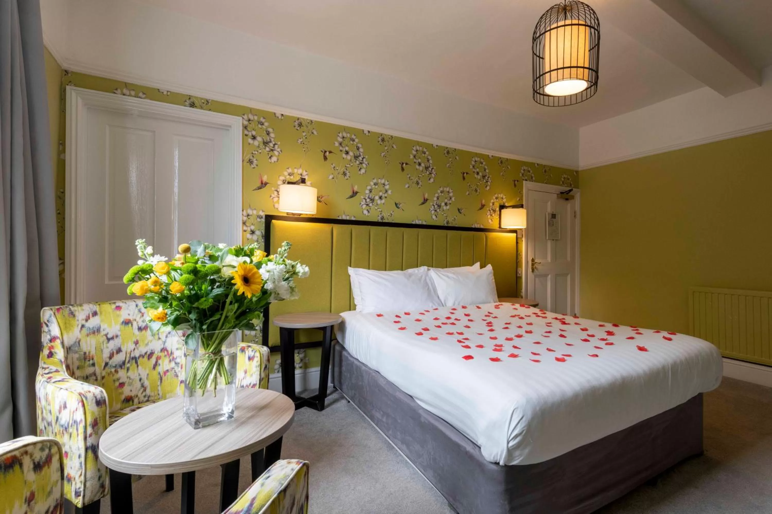 Property building, Bed in Wisteria Hotel