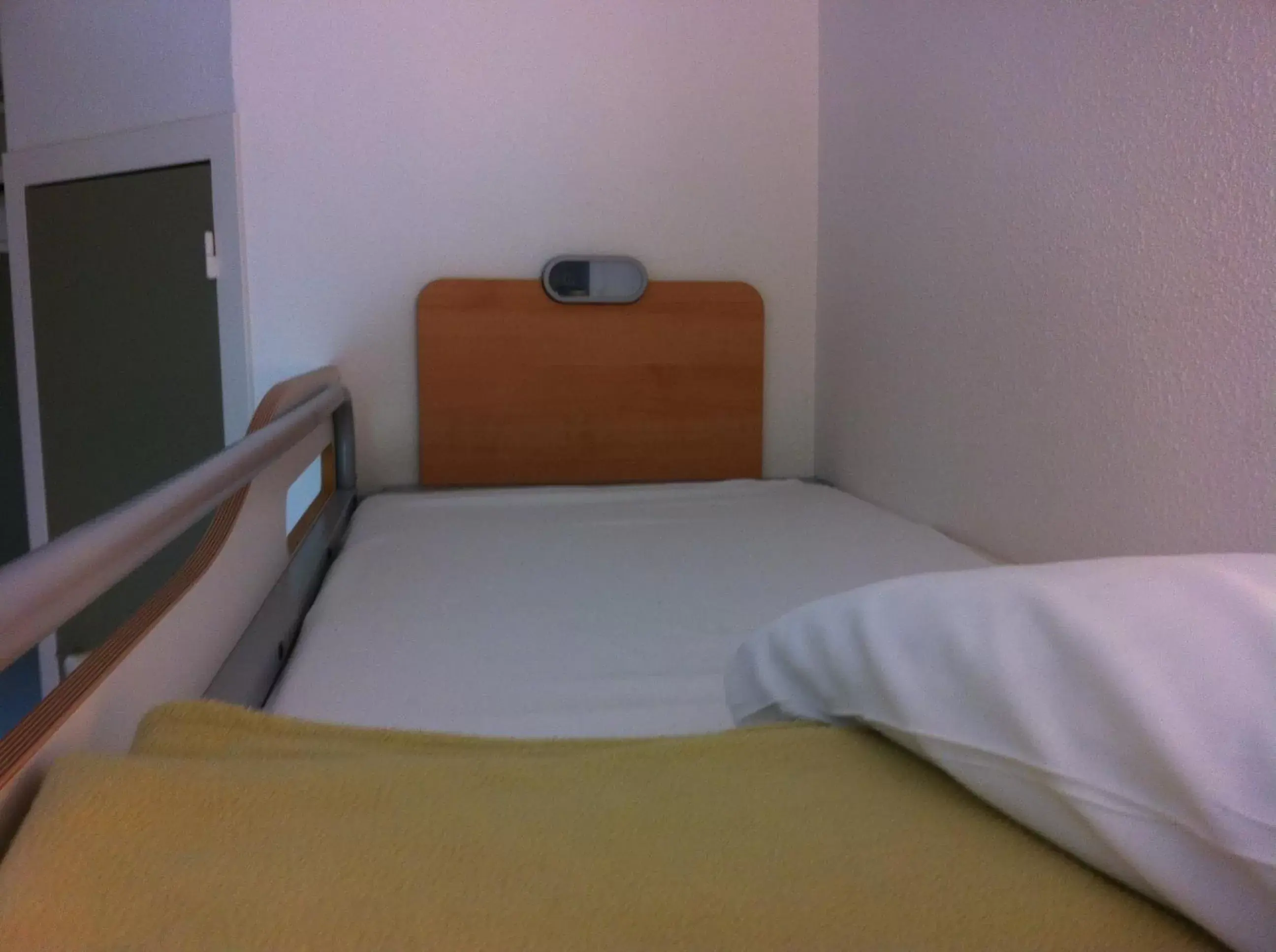 Bed in ibis budget Mâcon Nord