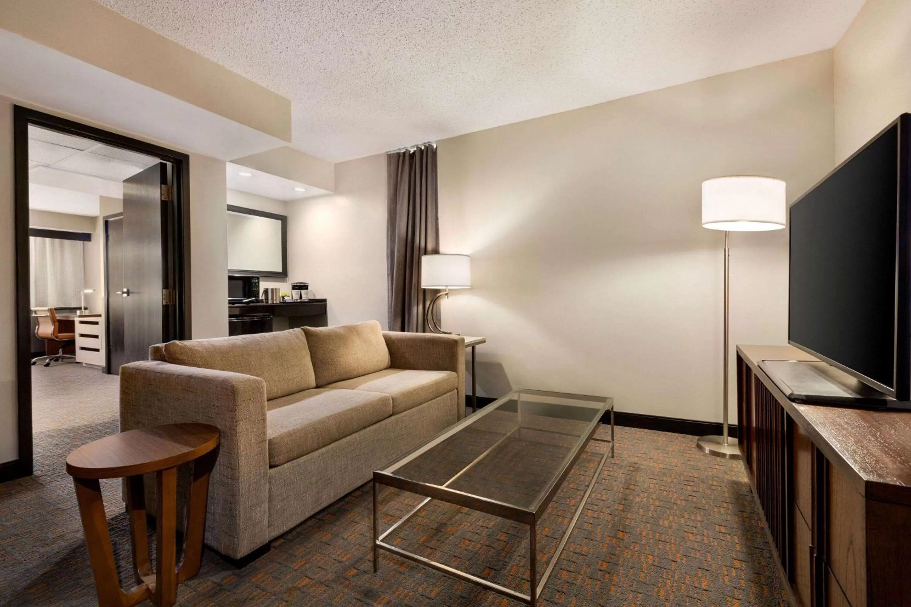 Bed in Wyndham Fort Smith City Center