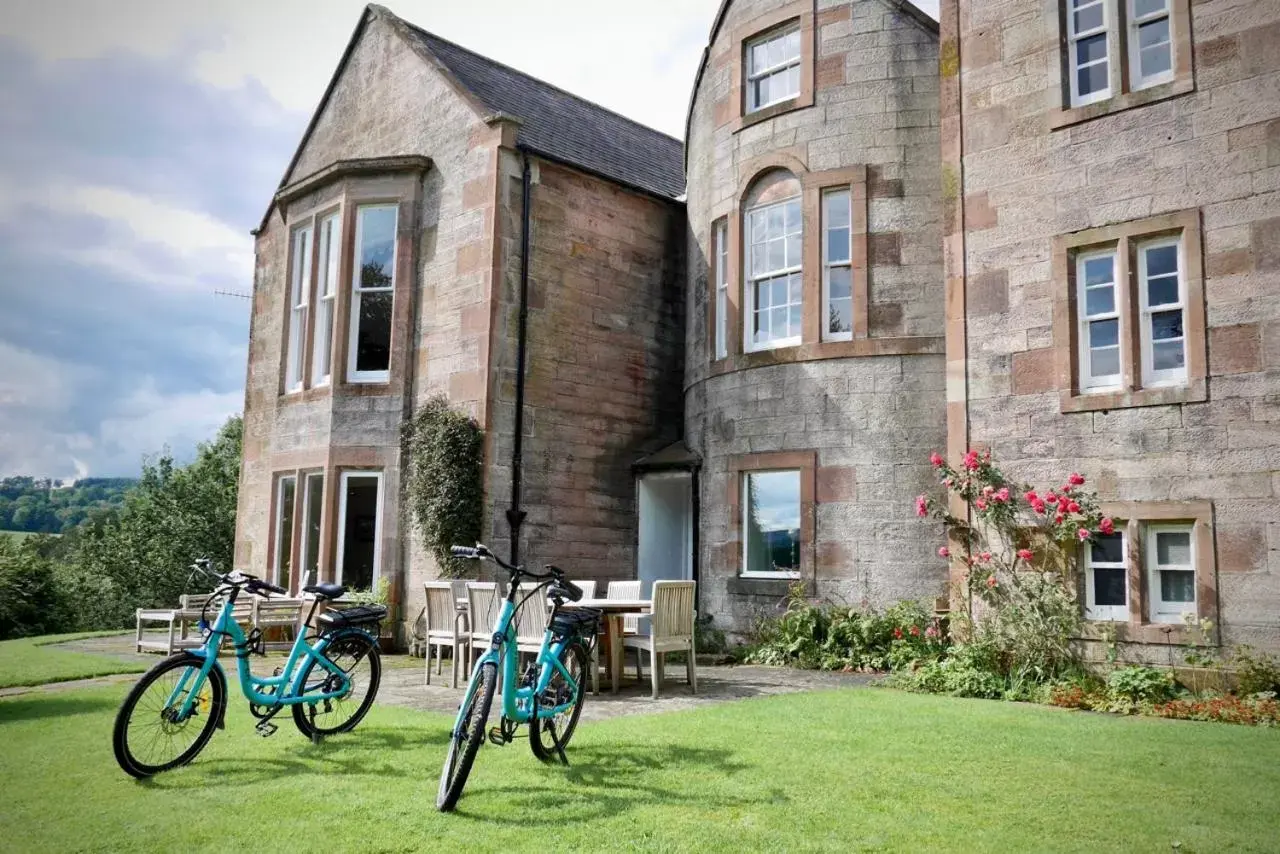 Activities, Property Building in Nithbank Country Estate 5 Star GOLD